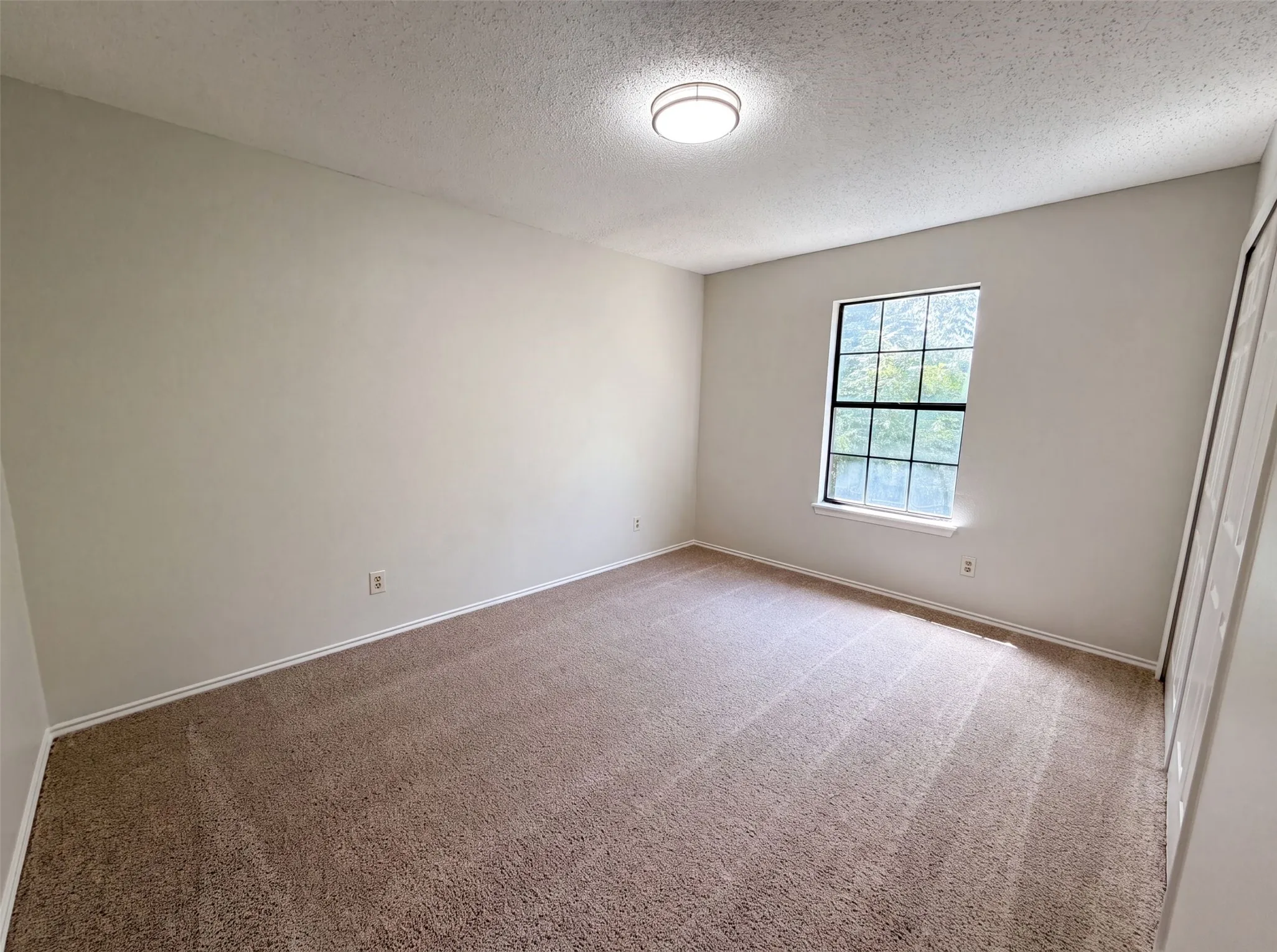 Single Family Residence For Sale in Tarrant County , 4300 Windwillow Court, Fort Worth, Texas 76137, 4 Bedroom, 2 Bathroom, 2 Garage spaces, 2,050 Sqft, built in 1987, mls#21337442, Real Estate Agent in Fort Worth, Homes For Sale in Tarrant county, Homes For Sale in Fort Worth, Realtor in Fort Worth Texas, Real Estate Brokerage Independent Realty Texas, Luminita Cordes Realtor