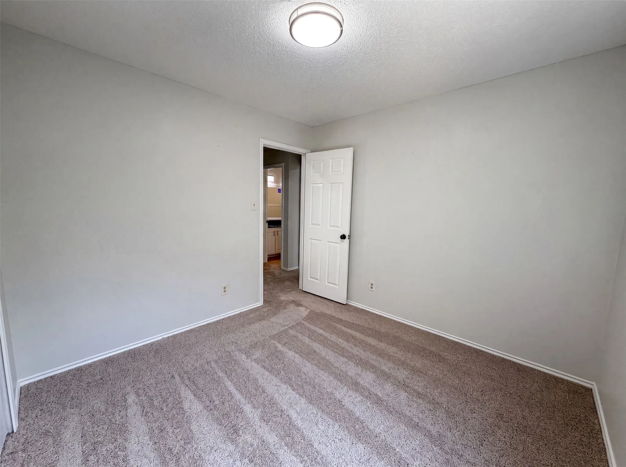 Single Family Residence For Sale in Tarrant County , 4300 Windwillow Court, Fort Worth, Texas 76137, 4 Bedroom, 2 Bathroom, 2 Garage spaces, 2,050 Sqft, built in 1987, mls#21337442, Real Estate Agent in Fort Worth, Homes For Sale in Tarrant county, Homes For Sale in Fort Worth, Realtor in Fort Worth Texas, Real Estate Brokerage Independent Realty Texas, Luminita Cordes Realtor