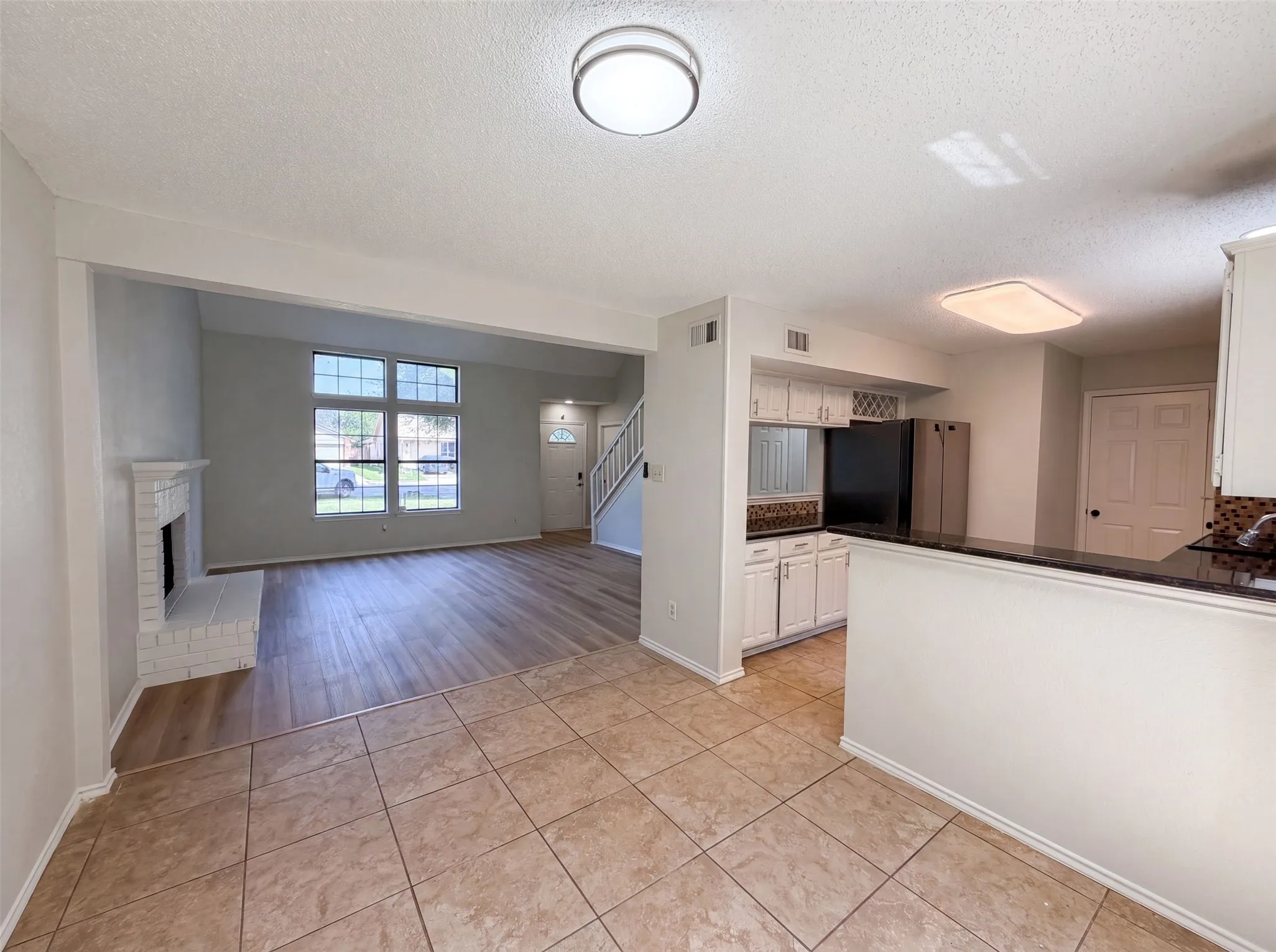 Single Family Residence For Sale in Tarrant County , 4300 Windwillow Court, Fort Worth, Texas 76137, 4 Bedroom, 2 Bathroom, 2 Garage spaces, 2,050 Sqft, built in 1987, mls#21337442, Real Estate Agent in Fort Worth, Homes For Sale in Tarrant county, Homes For Sale in Fort Worth, Realtor in Fort Worth Texas, Real Estate Brokerage Independent Realty Texas, Luminita Cordes Realtor