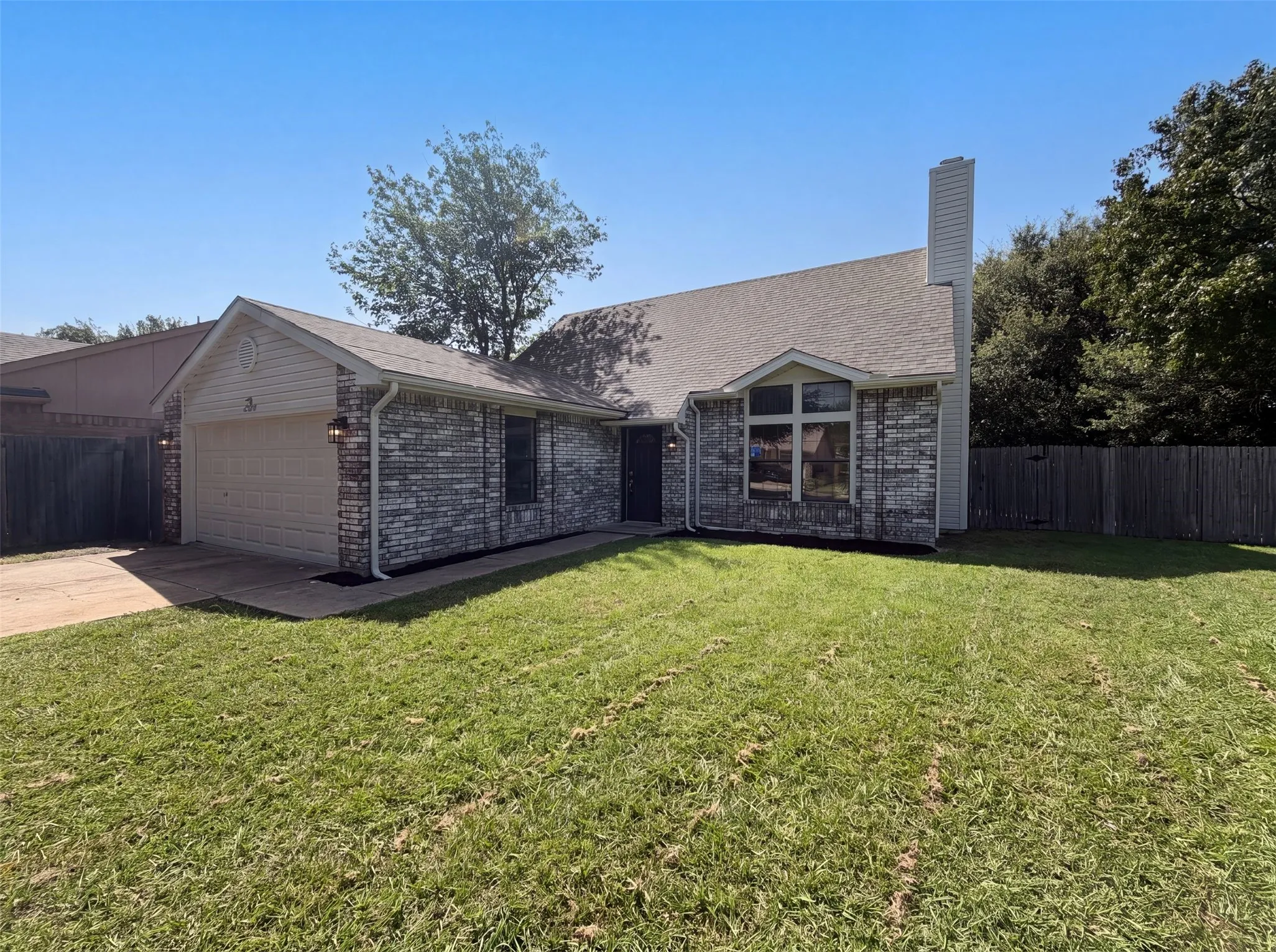 Single Family Residence For Sale in Tarrant County , 4300 Windwillow Court, Fort Worth, Texas 76137, 4 Bedroom, 2 Bathroom, 2 Garage spaces, 2,050 Sqft, built in 1987, mls#21337442, Real Estate Agent in Fort Worth, Homes For Sale in Tarrant county, Homes For Sale in Fort Worth, Realtor in Fort Worth Texas, Real Estate Brokerage Independent Realty Texas, Luminita Cordes Realtor
