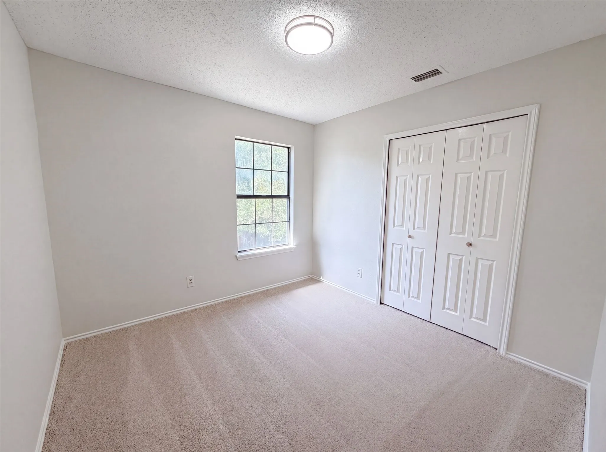 Single Family Residence For Sale in Tarrant County , 4300 Windwillow Court, Fort Worth, Texas 76137, 4 Bedroom, 2 Bathroom, 2 Garage spaces, 2,050 Sqft, built in 1987, mls#21337442, Real Estate Agent in Fort Worth, Homes For Sale in Tarrant county, Homes For Sale in Fort Worth, Realtor in Fort Worth Texas, Real Estate Brokerage Independent Realty Texas, Luminita Cordes Realtor