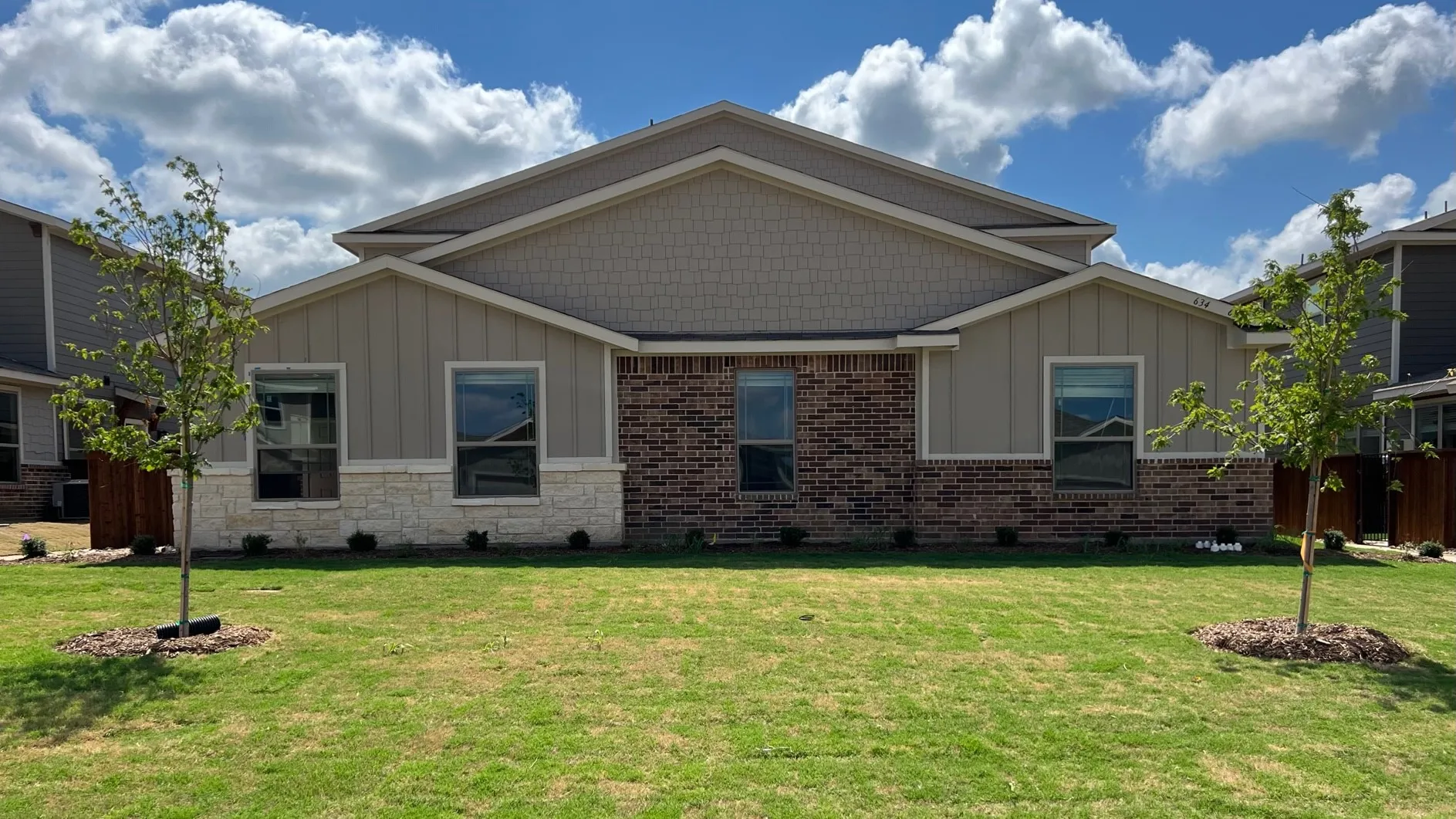 Apartment For Rent in Ellis County , 638 Fallow Drive, Venus, Texas 76084, 2 Bedroom, 2 Bathroom, 1 Garage spaces, 1,134 Sqft, built in 2022, mls#21333635, Real Estate Agent in Venus, Homes For Rent in Ellis county, Homes For Rent in Venus, Realtor in Venus Texas, Real Estate Brokerage Independent Realty Texas, Luminita Cordes Realtor