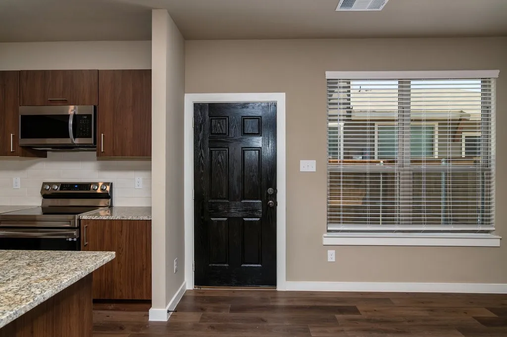 Apartment For Rent in Ellis County , 638 Fallow Drive, Venus, Texas 76084, 2 Bedroom, 2 Bathroom, 1 Garage spaces, 1,134 Sqft, built in 2022, mls#21333635, Real Estate Agent in Venus, Homes For Rent in Ellis county, Homes For Rent in Venus, Realtor in Venus Texas, Real Estate Brokerage Independent Realty Texas, Luminita Cordes Realtor