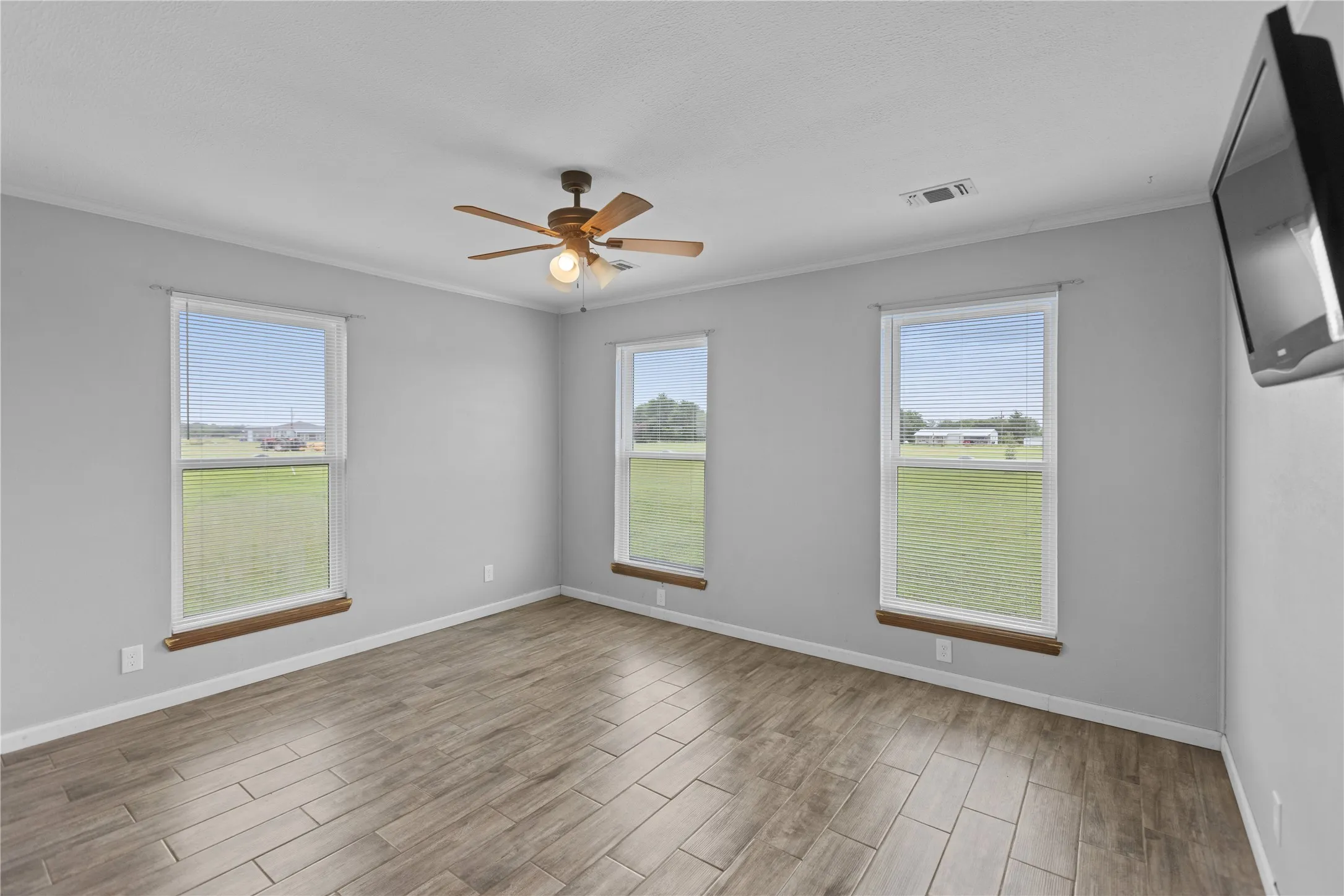 Single Family Residence For Sale in Lamar County , 161 County Road 33450, Sumner, Texas 75486, 3 Bedroom, 2 Bathroom, Garage spaces, 2,112 Sqft, built in 2019, mls#21336846, Real Estate Agent in Sumner, Homes For Sale in Lamar county, Homes For Sale in Sumner, Realtor in Sumner Texas, Real Estate Brokerage Independent Realty Texas, Luminita Cordes Realtor