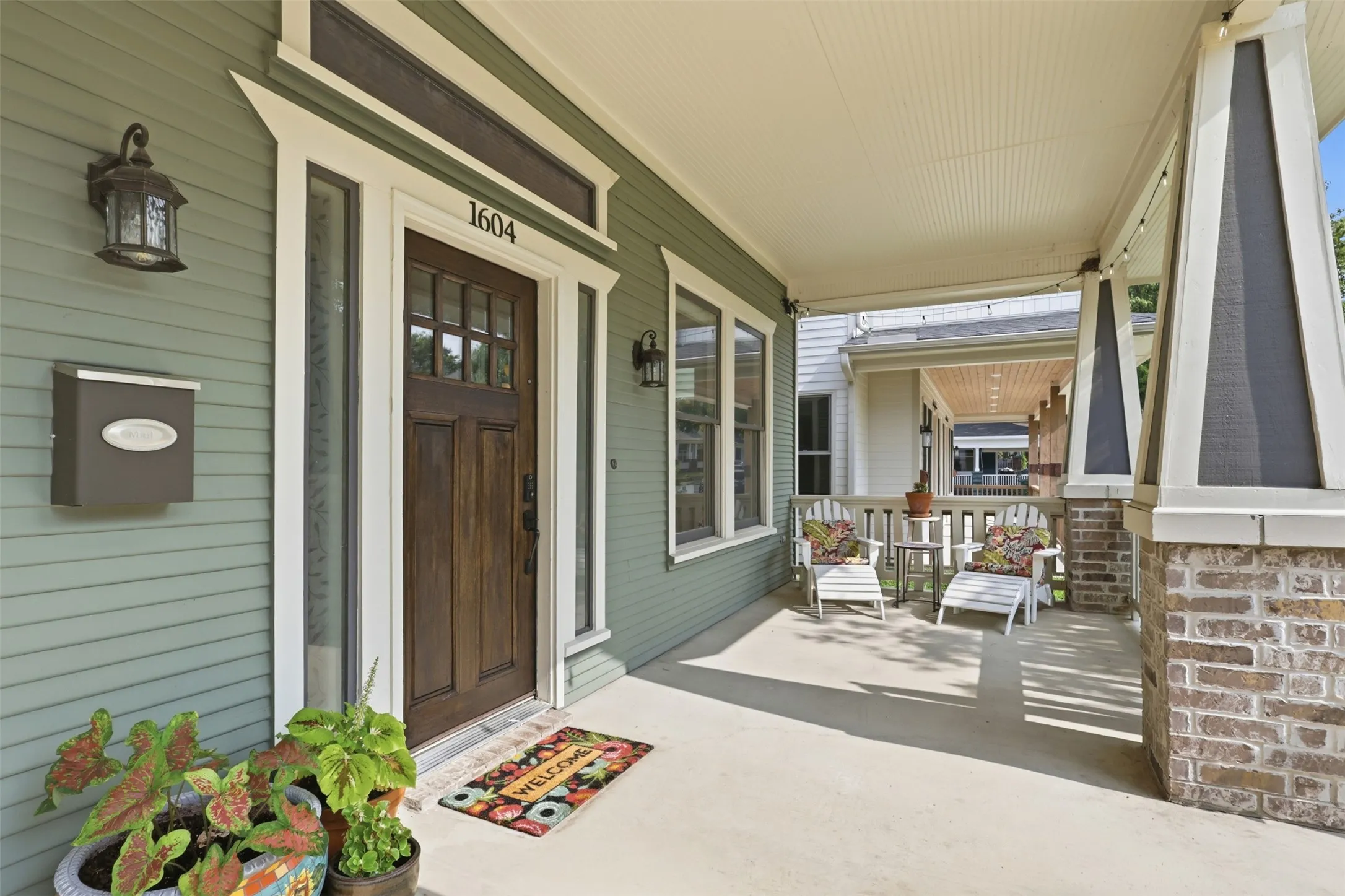 Single Family Residence For Sale in Tarrant County , 1604 Washington Avenue, Fort Worth, Texas 76104, 4 Bedroom, 3 Bathroom, 1 Garage spaces, 2,294 Sqft, built in 2013, mls#21337480, Real Estate Agent in Fort Worth, Homes For Sale in Tarrant county, Homes For Sale in Fort Worth, Realtor in Fort Worth Texas, Real Estate Brokerage Independent Realty Texas, Luminita Cordes Realtor