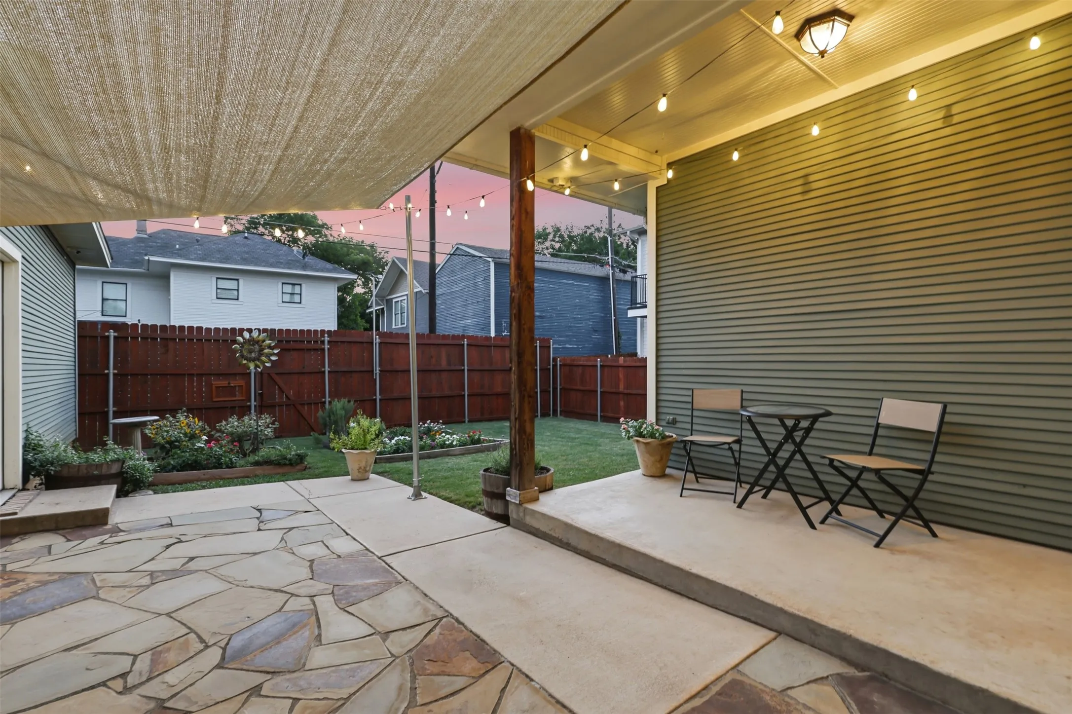 Single Family Residence For Sale in Tarrant County , 1604 Washington Avenue, Fort Worth, Texas 76104, 4 Bedroom, 3 Bathroom, 1 Garage spaces, 2,294 Sqft, built in 2013, mls#21337480, Real Estate Agent in Fort Worth, Homes For Sale in Tarrant county, Homes For Sale in Fort Worth, Realtor in Fort Worth Texas, Real Estate Brokerage Independent Realty Texas, Luminita Cordes Realtor