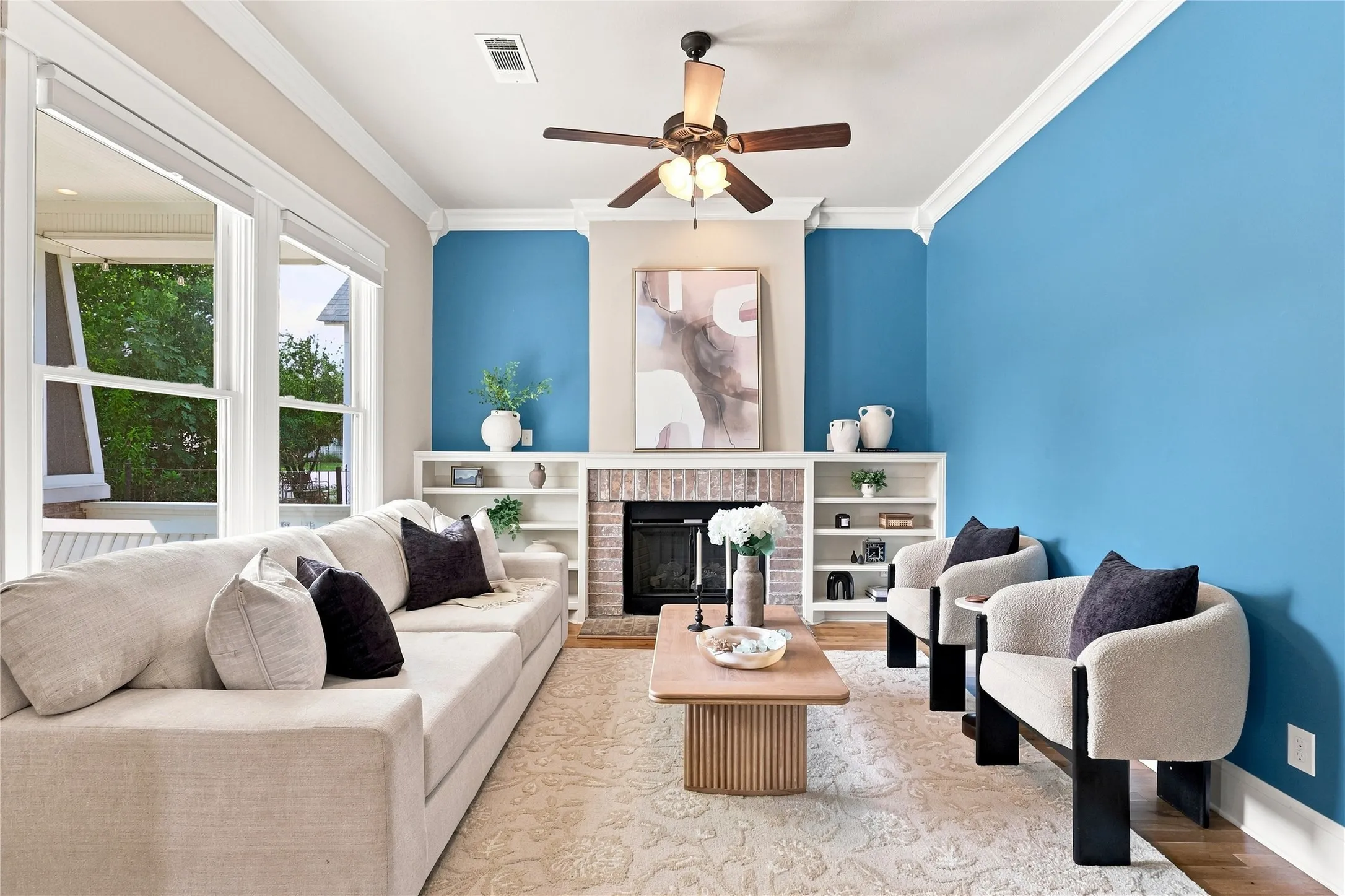 Single Family Residence For Sale in Tarrant County , 1604 Washington Avenue, Fort Worth, Texas 76104, 4 Bedroom, 3 Bathroom, 1 Garage spaces, 2,294 Sqft, built in 2013, mls#21337480, Real Estate Agent in Fort Worth, Homes For Sale in Tarrant county, Homes For Sale in Fort Worth, Realtor in Fort Worth Texas, Real Estate Brokerage Independent Realty Texas, Luminita Cordes Realtor