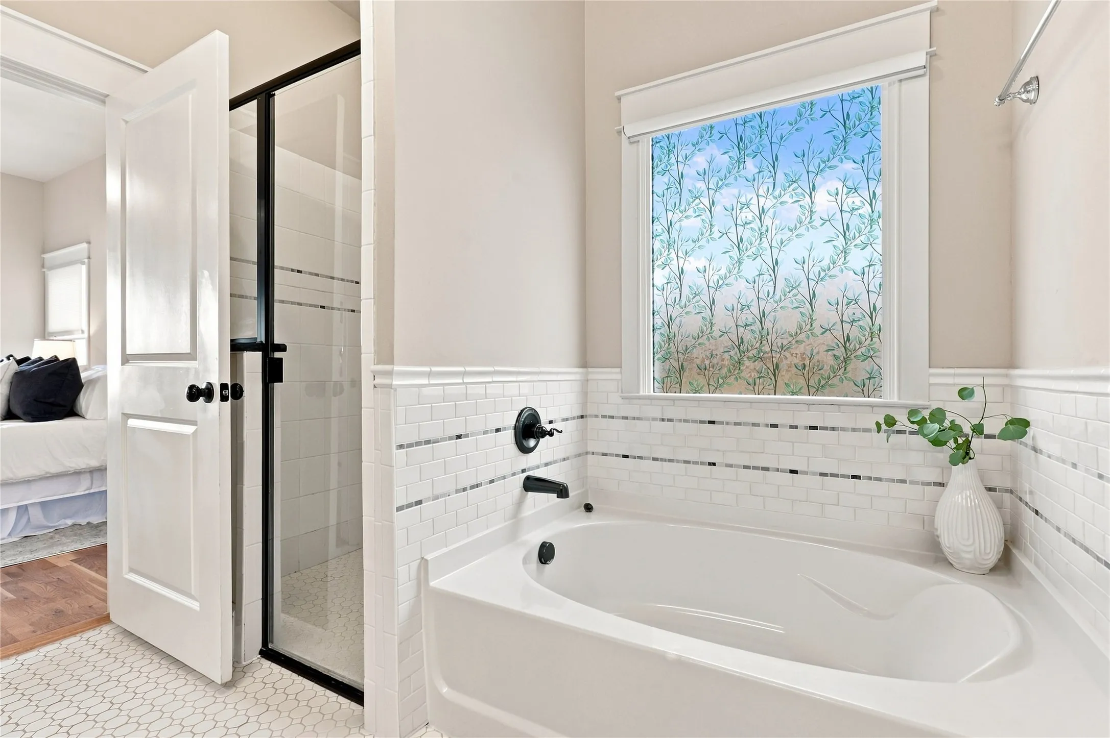 Single Family Residence For Sale in Tarrant County , 1604 Washington Avenue, Fort Worth, Texas 76104, 4 Bedroom, 3 Bathroom, 1 Garage spaces, 2,294 Sqft, built in 2013, mls#21337480, Real Estate Agent in Fort Worth, Homes For Sale in Tarrant county, Homes For Sale in Fort Worth, Realtor in Fort Worth Texas, Real Estate Brokerage Independent Realty Texas, Luminita Cordes Realtor