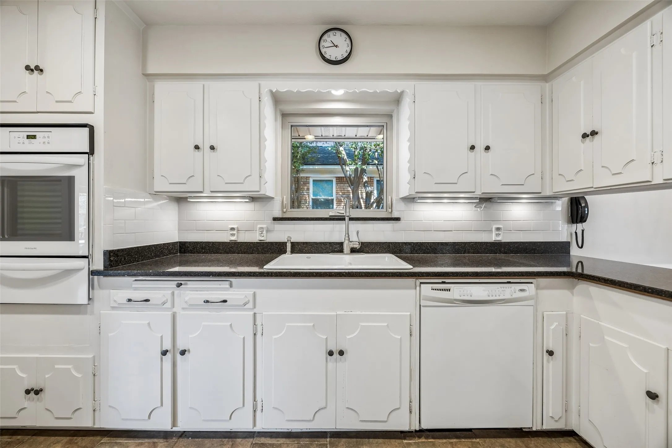 Single Family Residence For Sale in Dallas County , 6147 Woodcrest Lane, Dallas, Texas 75214, 3 Bedroom, 3 Bathroom, 2 Garage spaces, 1,804 Sqft, built in 1957, mls#21326086, Real Estate Agent in Dallas, Homes For Sale in Dallas county, Homes For Sale in Dallas, Realtor in Dallas Texas, Real Estate Brokerage Independent Realty Texas, Luminita Cordes Realtor
