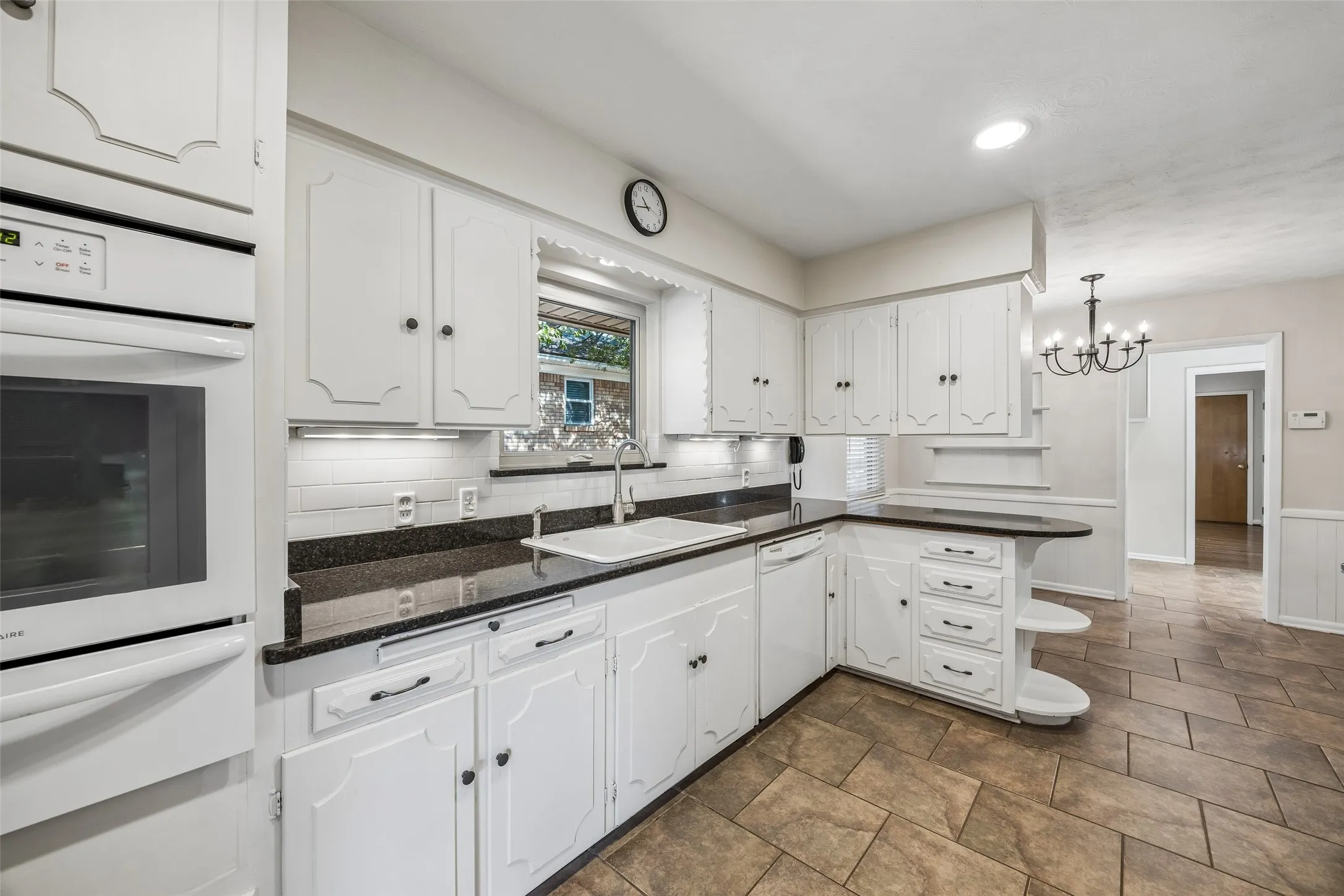 Single Family Residence For Sale in Dallas County , 6147 Woodcrest Lane, Dallas, Texas 75214, 3 Bedroom, 3 Bathroom, 2 Garage spaces, 1,804 Sqft, built in 1957, mls#21326086, Real Estate Agent in Dallas, Homes For Sale in Dallas county, Homes For Sale in Dallas, Realtor in Dallas Texas, Real Estate Brokerage Independent Realty Texas, Luminita Cordes Realtor