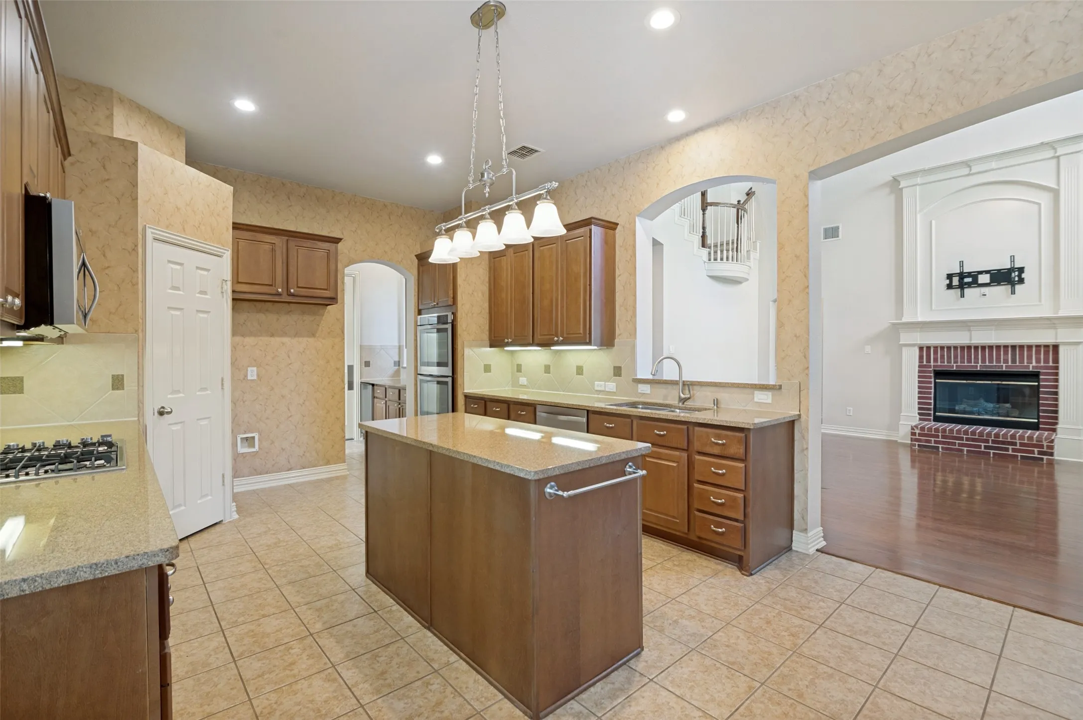 Single Family Residence For Sale in Denton County , 2275 Dame Laurel Lane, Lewisville, Texas 75056, 5 Bedroom, 4 Bathroom, 3 Garage spaces, 3,864 Sqft, built in 2004, mls#21336399, Real Estate Agent in Lewisville, Homes For Sale in Denton county, Homes For Sale in Lewisville, Realtor in Lewisville Texas, Real Estate Brokerage Independent Realty Texas, Luminita Cordes Realtor