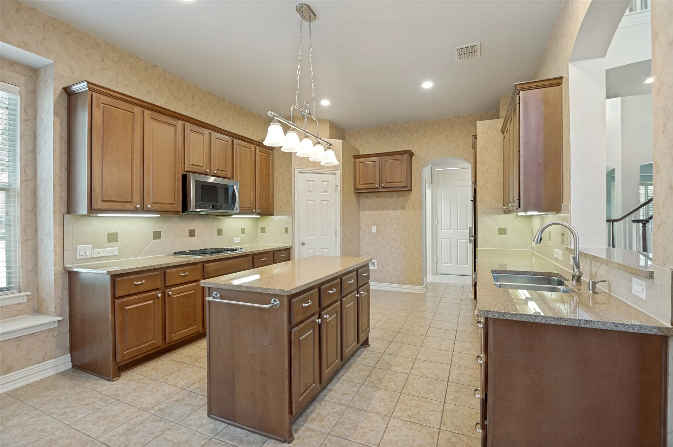 Single Family Residence For Sale in Denton County , 2275 Dame Laurel Lane, Lewisville, Texas 75056, 5 Bedroom, 4 Bathroom, 3 Garage spaces, 3,864 Sqft, built in 2004, mls#21336399, Real Estate Agent in Lewisville, Homes For Sale in Denton county, Homes For Sale in Lewisville, Realtor in Lewisville Texas, Real Estate Brokerage Independent Realty Texas, Luminita Cordes Realtor