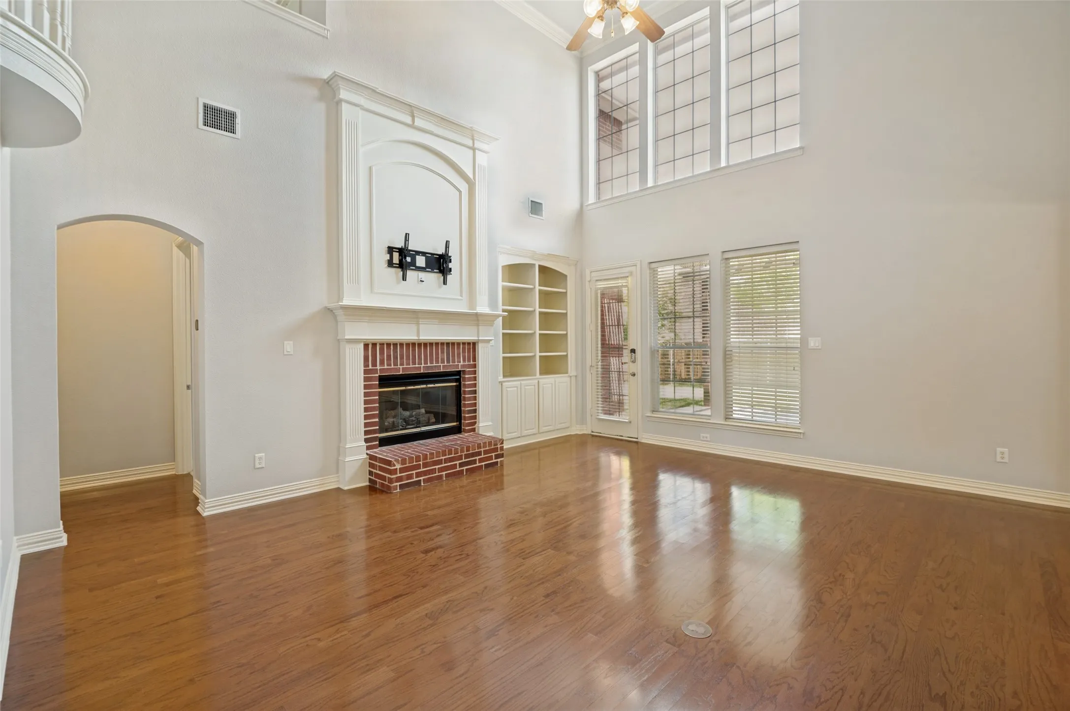 Single Family Residence For Sale in Denton County , 2275 Dame Laurel Lane, Lewisville, Texas 75056, 5 Bedroom, 4 Bathroom, 3 Garage spaces, 3,864 Sqft, built in 2004, mls#21336399, Real Estate Agent in Lewisville, Homes For Sale in Denton county, Homes For Sale in Lewisville, Realtor in Lewisville Texas, Real Estate Brokerage Independent Realty Texas, Luminita Cordes Realtor