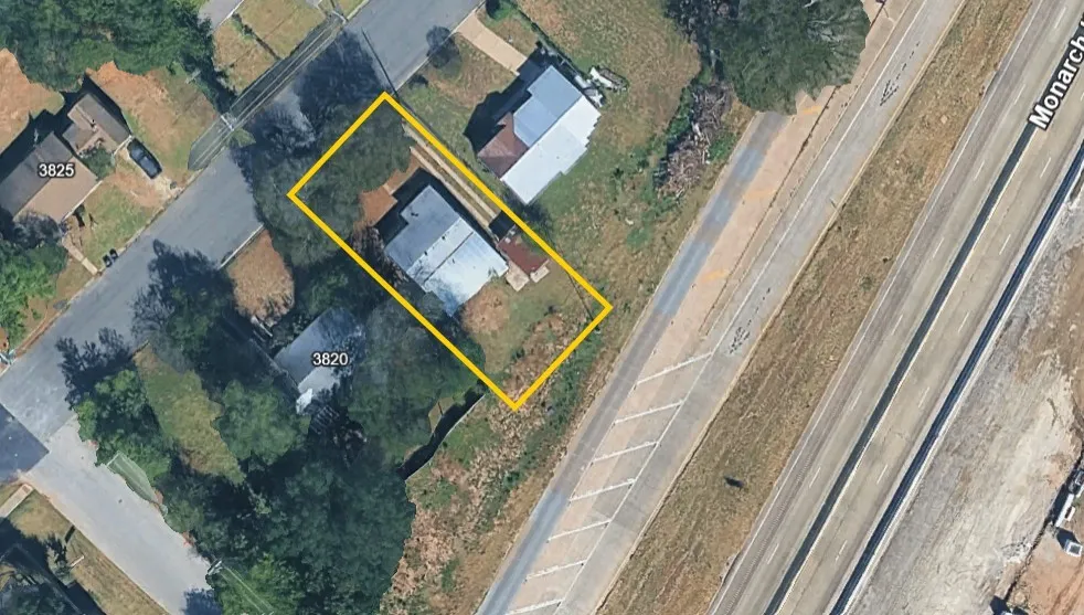 Single Family Residence For Sale in Mc Lennan County , 3816 Elliott Drive, Waco, Texas 76711, 3 Bedroom, 1 Bathroom, Garage spaces, 1,280 Sqft, built in 1951, mls#21337494, Real Estate Agent in Waco, Homes For Sale in Mc Lennan county, Homes For Sale in Waco, Realtor in Waco Texas, Real Estate Brokerage Independent Realty Texas, Luminita Cordes Realtor