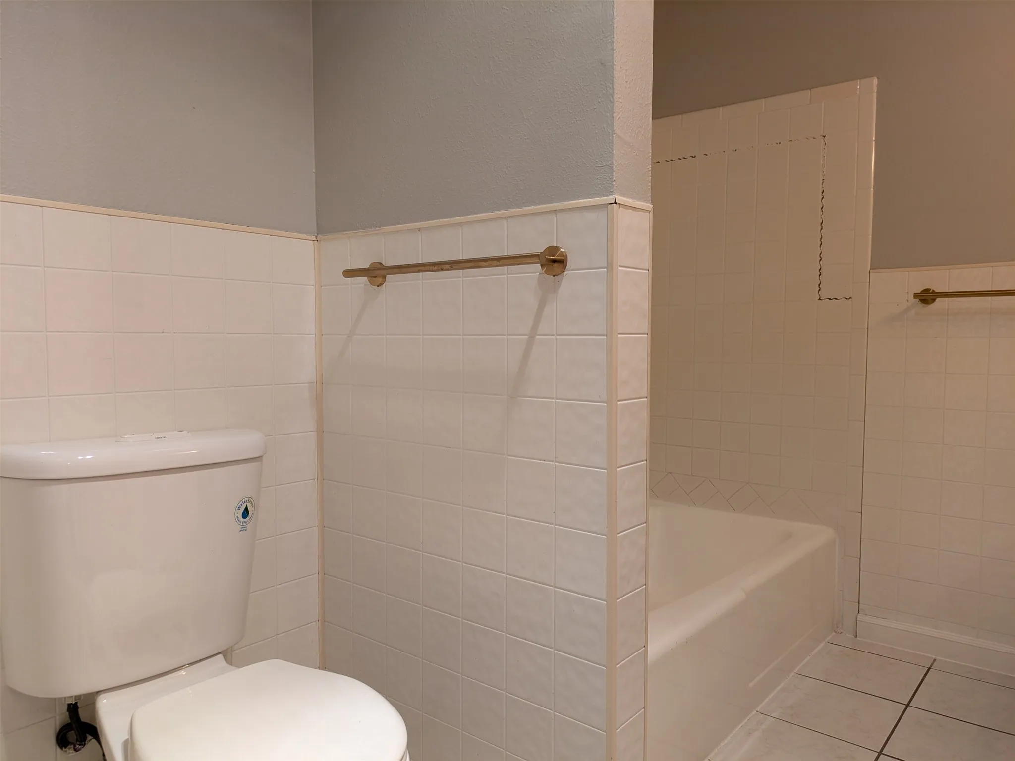 Single Family Residence For Sale in Tarrant County , 411 Baylor Drive, Arlington, Texas 76010, 3 Bedroom, 2 Bathroom, 2 Garage spaces, 1,598 Sqft, built in 1967, mls#21337441, Real Estate Agent in Arlington, Homes For Sale in Tarrant county, Homes For Sale in Arlington, Realtor in Arlington Texas, Real Estate Brokerage Independent Realty Texas, Luminita Cordes Realtor