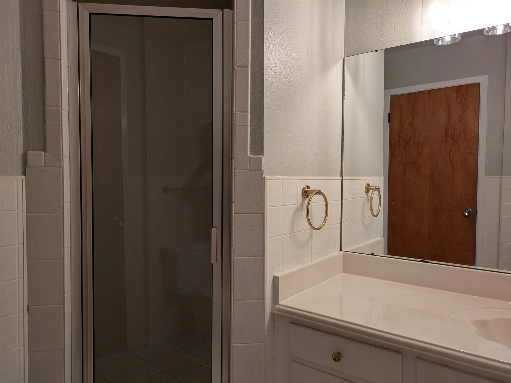 Single Family Residence For Sale in Tarrant County , 411 Baylor Drive, Arlington, Texas 76010, 3 Bedroom, 2 Bathroom, 2 Garage spaces, 1,598 Sqft, built in 1967, mls#21337441, Real Estate Agent in Arlington, Homes For Sale in Tarrant county, Homes For Sale in Arlington, Realtor in Arlington Texas, Real Estate Brokerage Independent Realty Texas, Luminita Cordes Realtor