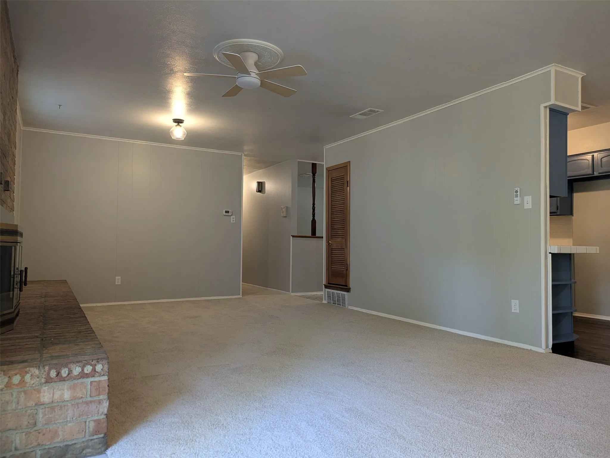 Single Family Residence For Sale in Tarrant County , 411 Baylor Drive, Arlington, Texas 76010, 3 Bedroom, 2 Bathroom, 2 Garage spaces, 1,598 Sqft, built in 1967, mls#21337441, Real Estate Agent in Arlington, Homes For Sale in Tarrant county, Homes For Sale in Arlington, Realtor in Arlington Texas, Real Estate Brokerage Independent Realty Texas, Luminita Cordes Realtor