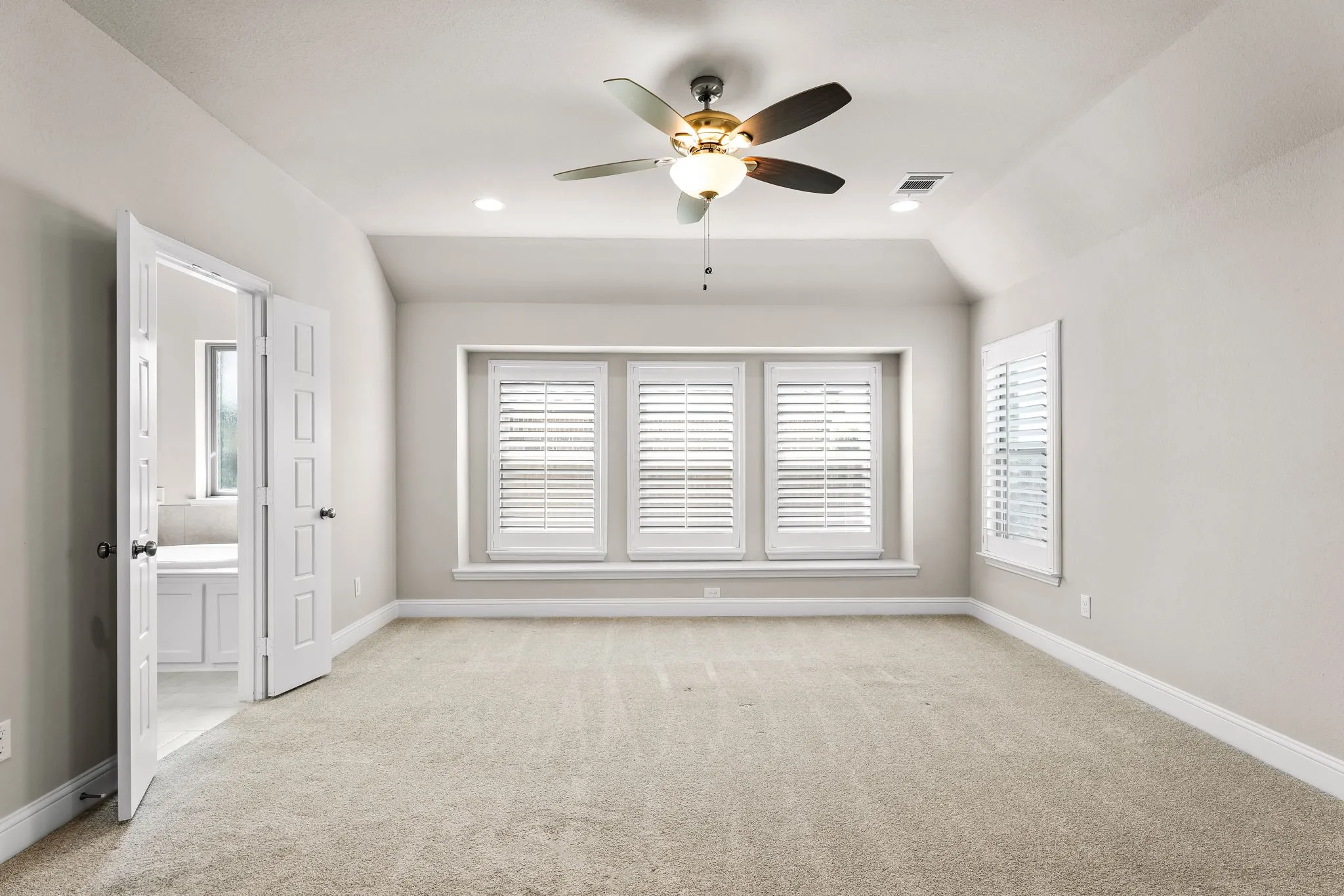 Single Family Residence For Sale in Mc Lennan County , 1801 Fabian Drive, Waco, Texas 76712, 4 Bedrooms, 3 Bathrooms, 2 Garage spaces, 2,922 Sqft, built in 2022, Price $589,900, mls#21324040, Real Estate Agent in Waco, Homes For Sale in Mc Lennan county, Homes For Sale in Waco, Realtor in Waco Texas, Real Estate Brokerage Independent Realty Texas, Luminita Cordes Realtor