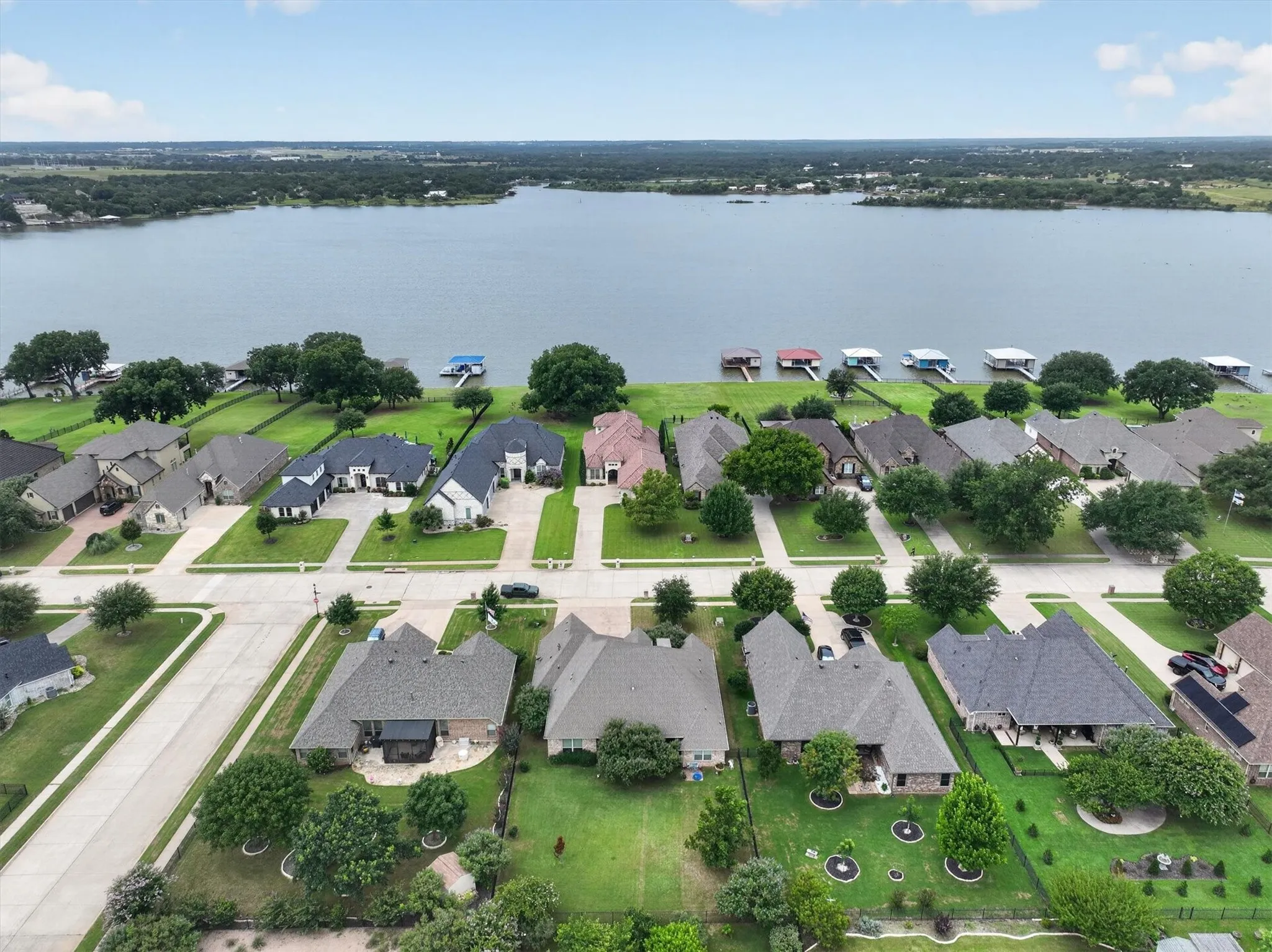 Single Family Residence For Sale in Hood County , 3545 Abes Landing Drive, Granbury, Texas 76049, 4 Bedroom, 3 Bathroom, 3 Garage spaces, 2,418 Sqft, built in 2012, mls#21335310, Real Estate Agent in Granbury, Homes For Sale in Hood county, Homes For Sale in Granbury, Realtor in Granbury Texas, Real Estate Brokerage Independent Realty Texas, Luminita Cordes Realtor