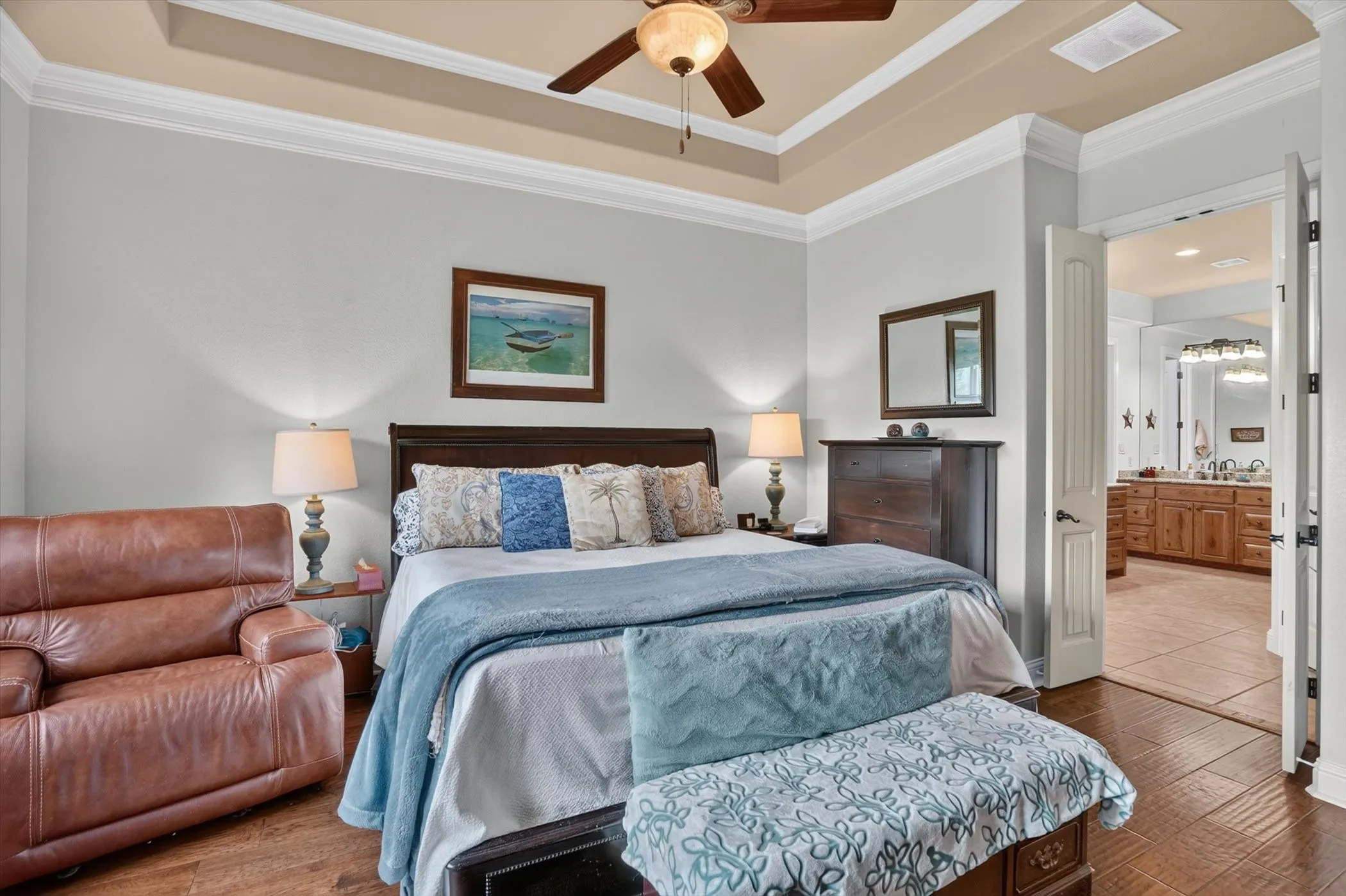 Single Family Residence For Sale in Hood County , 3545 Abes Landing Drive, Granbury, Texas 76049, 4 Bedroom, 3 Bathroom, 3 Garage spaces, 2,418 Sqft, built in 2012, mls#21335310, Real Estate Agent in Granbury, Homes For Sale in Hood county, Homes For Sale in Granbury, Realtor in Granbury Texas, Real Estate Brokerage Independent Realty Texas, Luminita Cordes Realtor