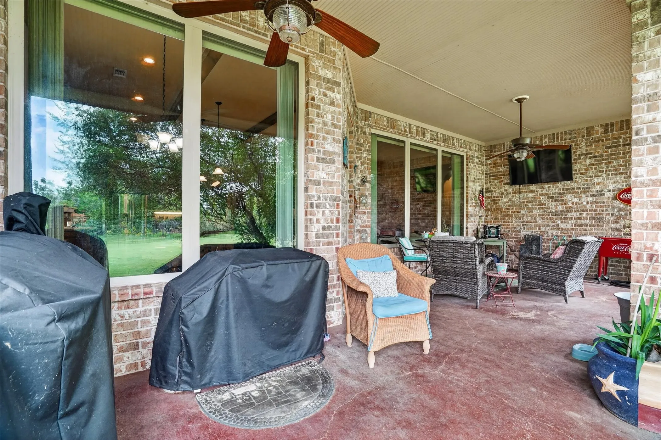 Single Family Residence For Sale in Hood County , 3545 Abes Landing Drive, Granbury, Texas 76049, 4 Bedroom, 3 Bathroom, 3 Garage spaces, 2,418 Sqft, built in 2012, mls#21335310, Real Estate Agent in Granbury, Homes For Sale in Hood county, Homes For Sale in Granbury, Realtor in Granbury Texas, Real Estate Brokerage Independent Realty Texas, Luminita Cordes Realtor