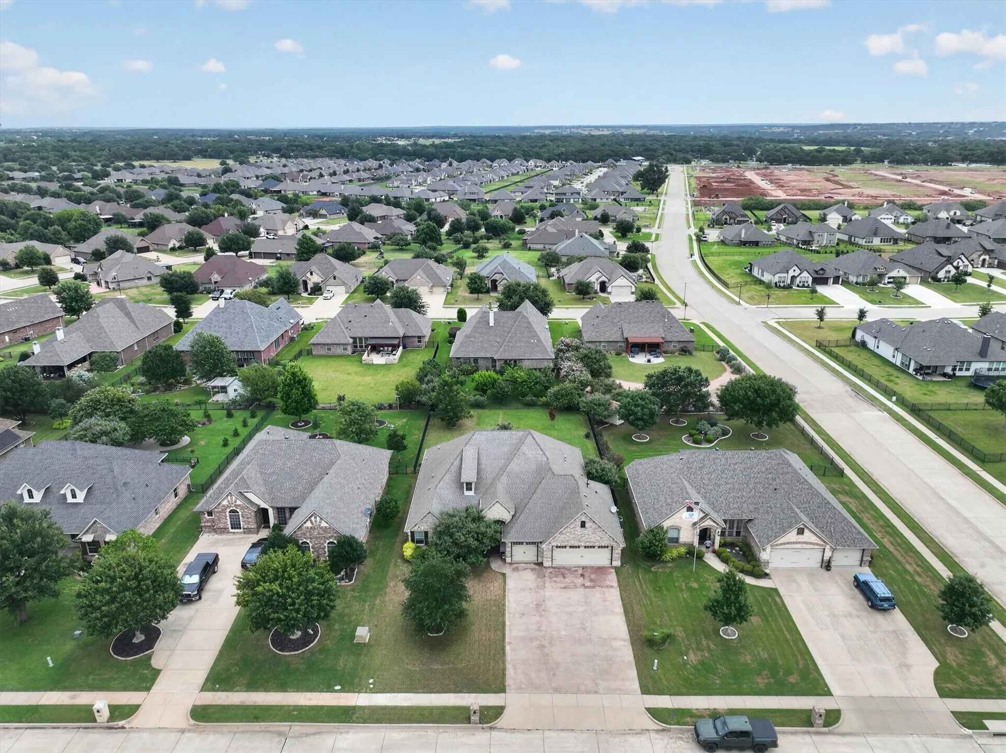 Single Family Residence For Sale in Hood County , 3545 Abes Landing Drive, Granbury, Texas 76049, 4 Bedroom, 3 Bathroom, 3 Garage spaces, 2,418 Sqft, built in 2012, mls#21335310, Real Estate Agent in Granbury, Homes For Sale in Hood county, Homes For Sale in Granbury, Realtor in Granbury Texas, Real Estate Brokerage Independent Realty Texas, Luminita Cordes Realtor