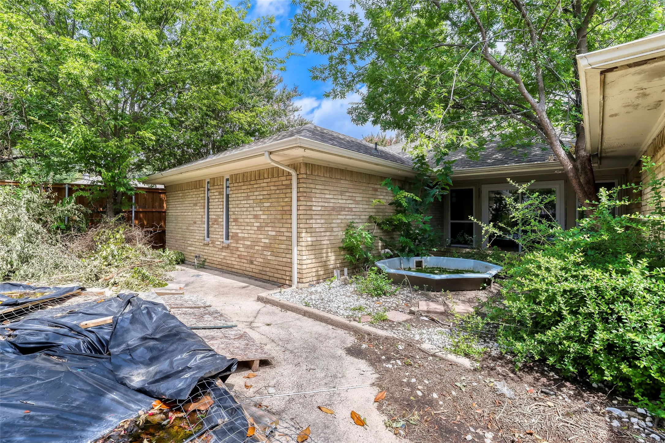 Single Family Residence For Sale in Dallas County , 9706 Trevor Drive, Dallas, Texas 75243, 3 Bedroom, 3 Bathroom, 2 Garage spaces, 2,744 Sqft, built in 1978, mls#21155664, Real Estate Agent in Dallas, Homes For Sale in Dallas county, Homes For Sale in Dallas, Realtor in Dallas Texas, Real Estate Brokerage Independent Realty Texas, Luminita Cordes Realtor