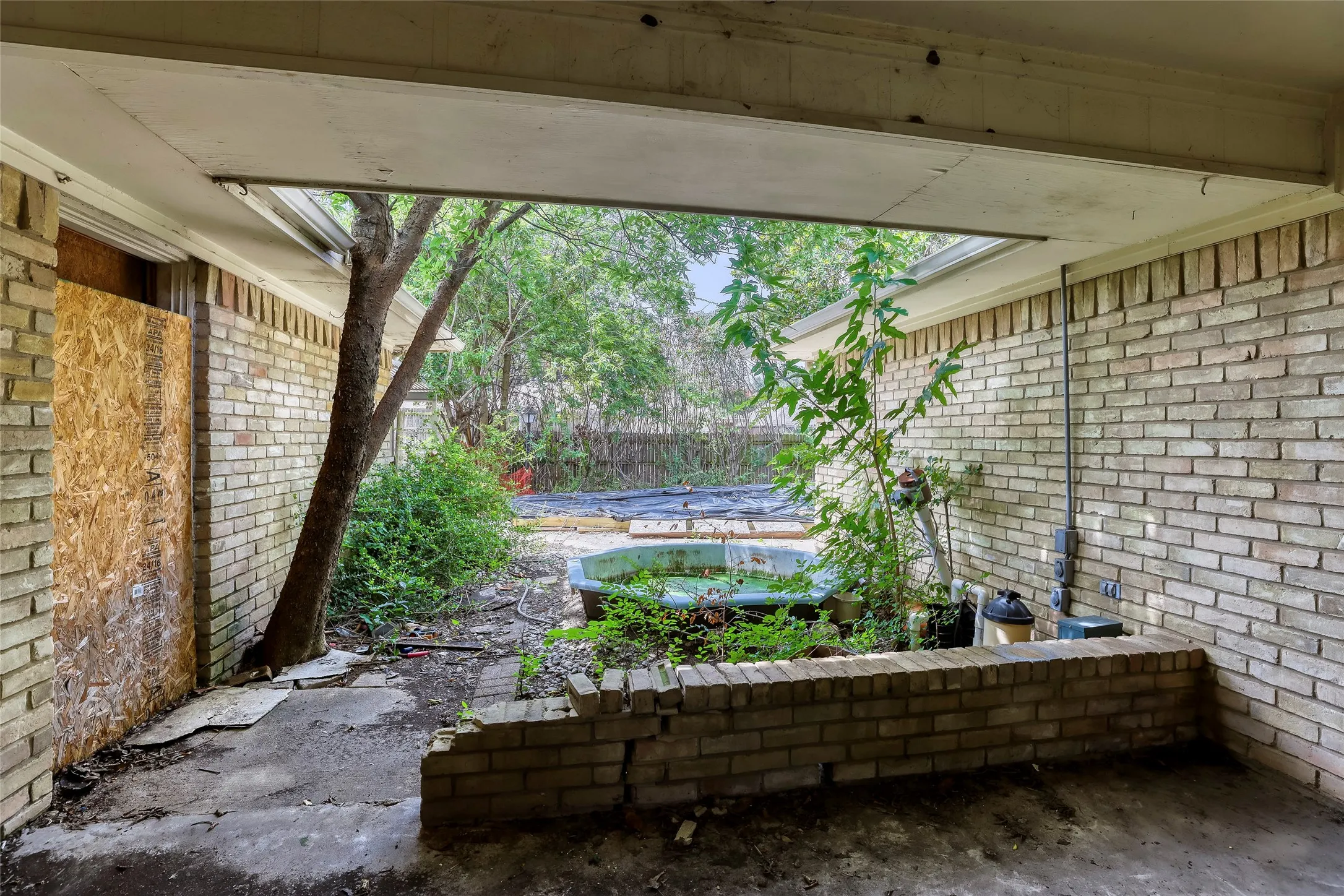 Single Family Residence For Sale in Dallas County , 9706 Trevor Drive, Dallas, Texas 75243, 3 Bedroom, 3 Bathroom, 2 Garage spaces, 2,744 Sqft, built in 1978, mls#21155664, Real Estate Agent in Dallas, Homes For Sale in Dallas county, Homes For Sale in Dallas, Realtor in Dallas Texas, Real Estate Brokerage Independent Realty Texas, Luminita Cordes Realtor