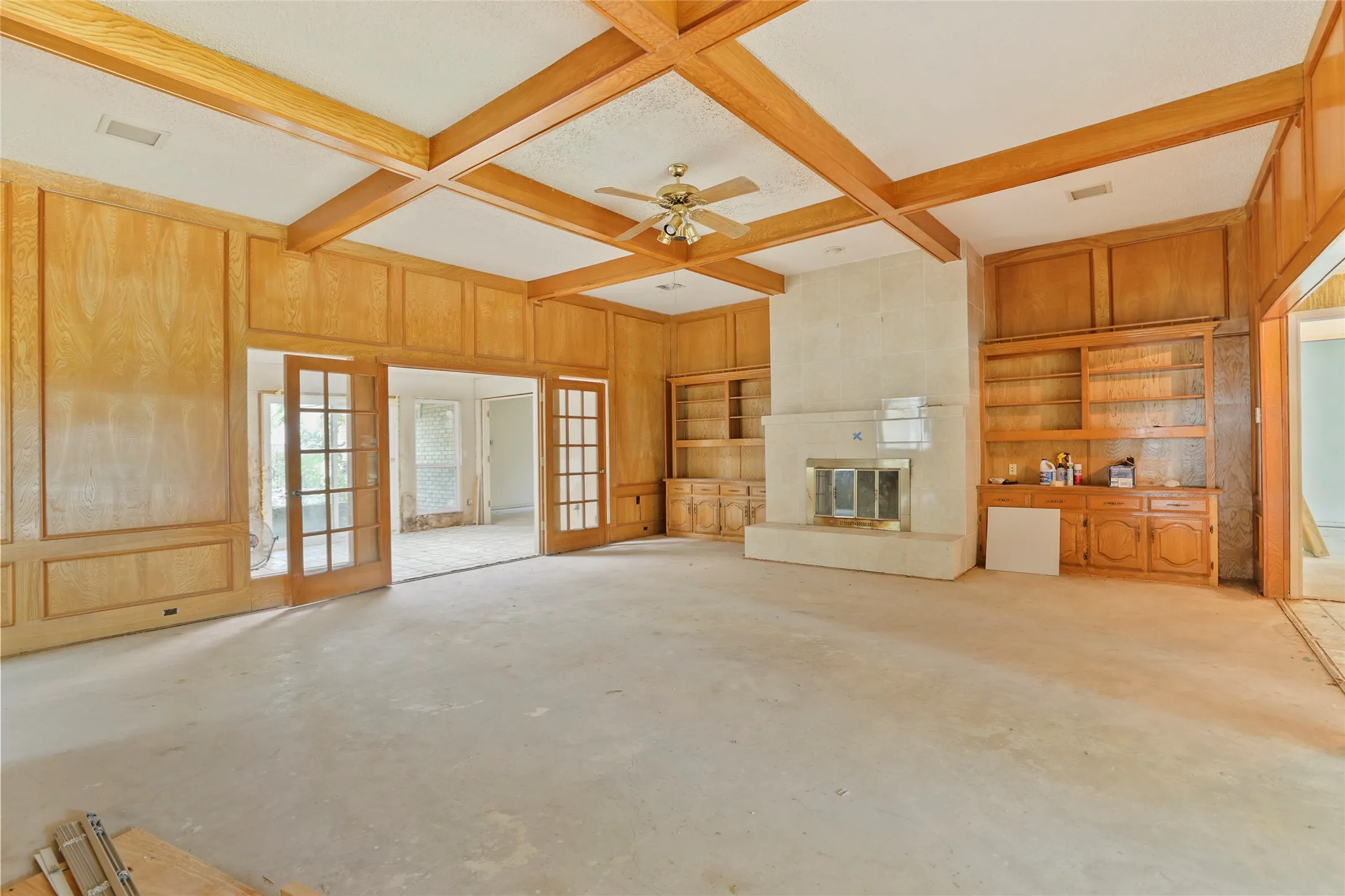 Single Family Residence For Sale in Dallas County , 9706 Trevor Drive, Dallas, Texas 75243, 3 Bedroom, 3 Bathroom, 2 Garage spaces, 2,744 Sqft, built in 1978, mls#21155664, Real Estate Agent in Dallas, Homes For Sale in Dallas county, Homes For Sale in Dallas, Realtor in Dallas Texas, Real Estate Brokerage Independent Realty Texas, Luminita Cordes Realtor