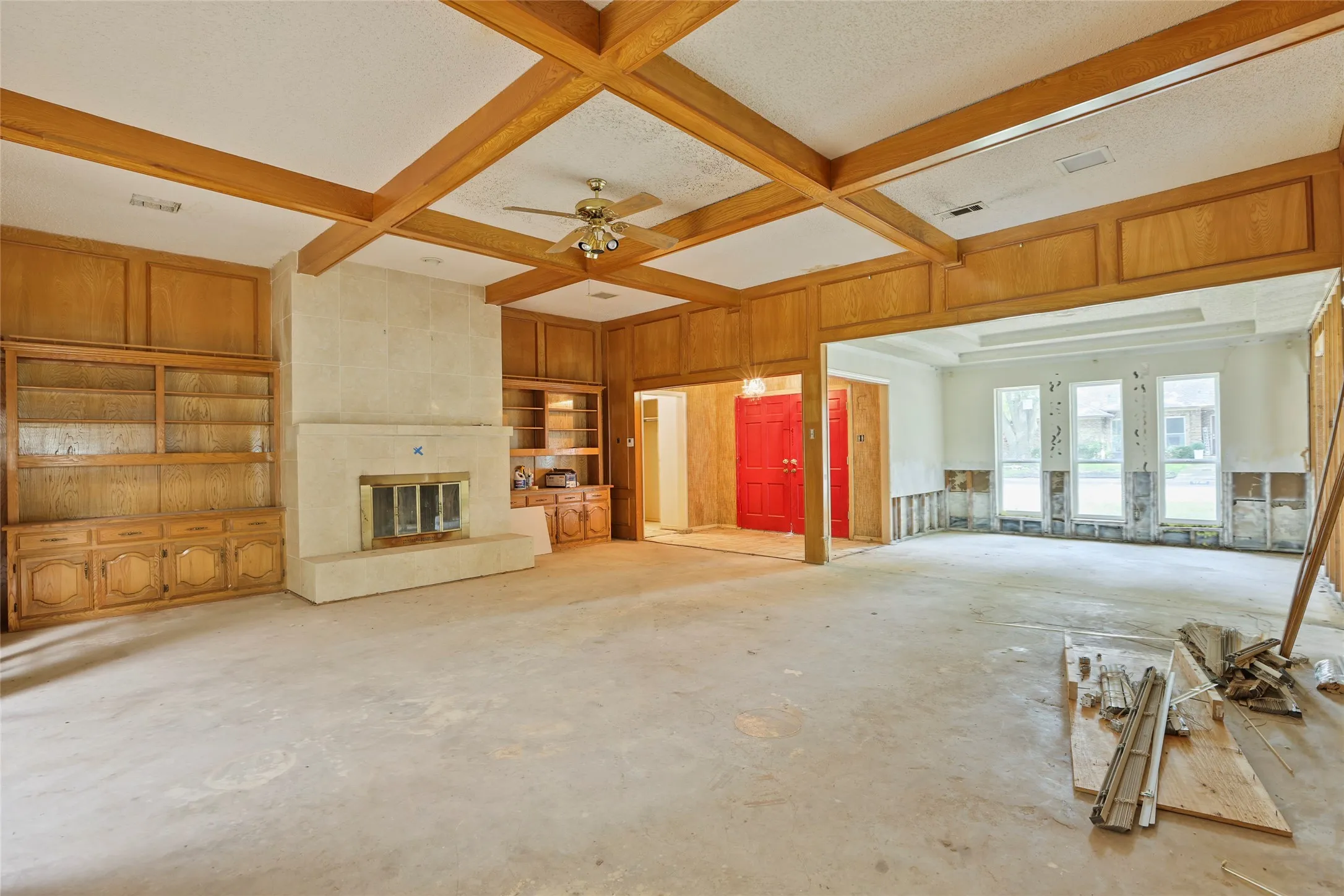 Single Family Residence For Sale in Dallas County , 9706 Trevor Drive, Dallas, Texas 75243, 3 Bedroom, 3 Bathroom, 2 Garage spaces, 2,744 Sqft, built in 1978, mls#21155664, Real Estate Agent in Dallas, Homes For Sale in Dallas county, Homes For Sale in Dallas, Realtor in Dallas Texas, Real Estate Brokerage Independent Realty Texas, Luminita Cordes Realtor