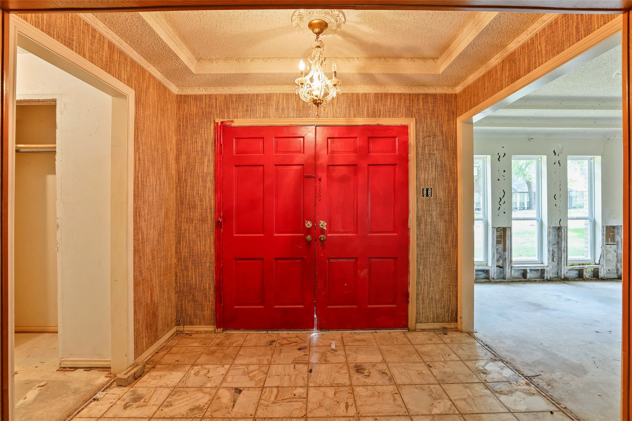 Single Family Residence For Sale in Dallas County , 9706 Trevor Drive, Dallas, Texas 75243, 3 Bedroom, 3 Bathroom, 2 Garage spaces, 2,744 Sqft, built in 1978, mls#21155664, Real Estate Agent in Dallas, Homes For Sale in Dallas county, Homes For Sale in Dallas, Realtor in Dallas Texas, Real Estate Brokerage Independent Realty Texas, Luminita Cordes Realtor