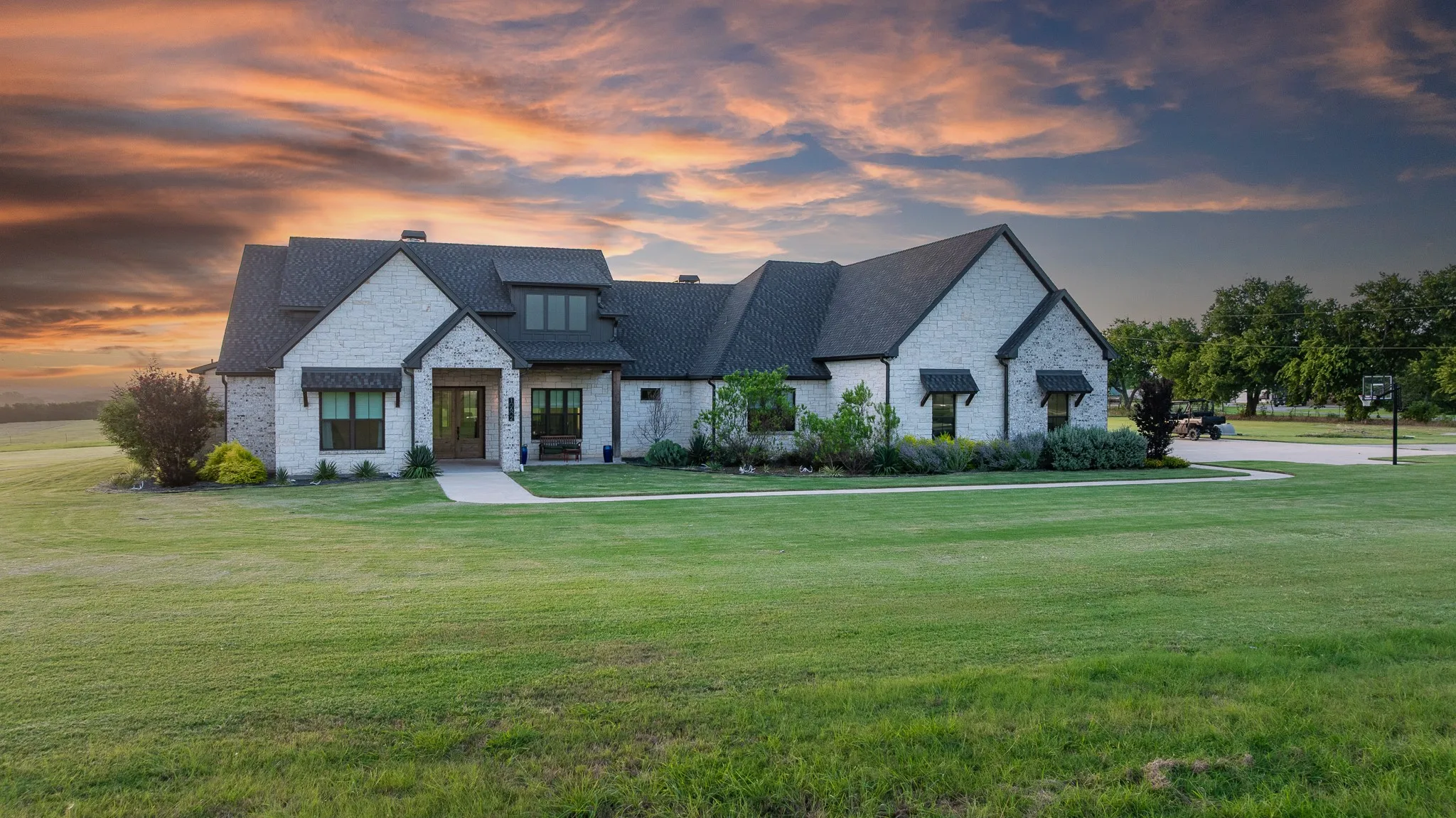 Single Family Residence For Sale in Denton County , TBD Indian Trail, Sanger, Texas 76266, 5 Bedroom, 7 Bathroom, 4 Garage spaces, 5,025 Sqft, built in 2024, mls#21337064, Real Estate Agent in Sanger, Homes For Sale in Denton county, Homes For Sale in Sanger, Realtor in Sanger Texas, Real Estate Brokerage Independent Realty Texas, Luminita Cordes Realtor