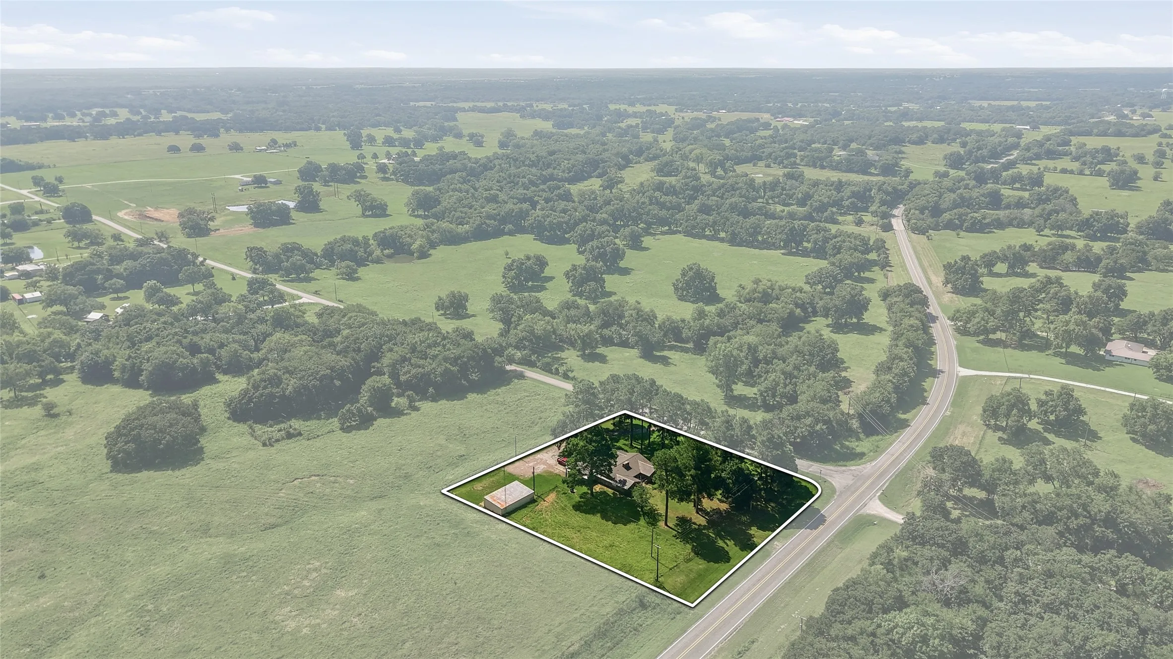 Single Family Residence For Sale in Grayson County , 11138 Fm 901, Sadler, Texas 76264, 3 Bedrooms, 3 Bathrooms, 2 Garage spaces, 2,211 Sqft, built in 1968, Price $399,999, mls#21337186, Real Estate Agent in Sadler, Homes For Sale in Grayson county, Homes For Sale in Sadler, Realtor in Sadler Texas, Real Estate Brokerage Independent Realty Texas, Luminita Cordes Realtor