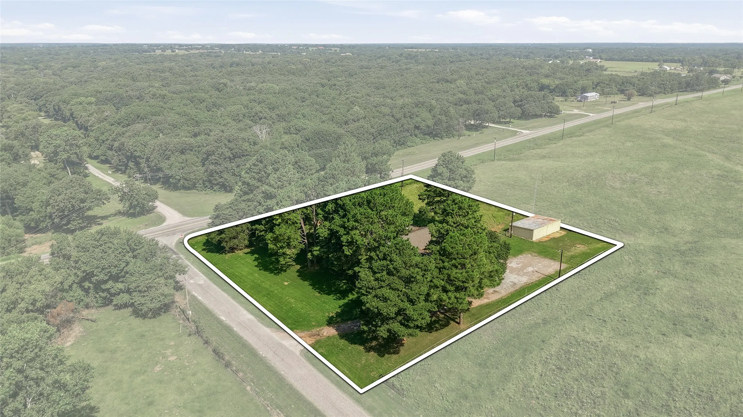 Single Family Residence For Sale in Grayson County , 11138 Fm 901, Sadler, Texas 76264, 3 Bedrooms, 3 Bathrooms, 2 Garage spaces, 2,211 Sqft, built in 1968, Price $399,999, mls#21337186, Real Estate Agent in Sadler, Homes For Sale in Grayson county, Homes For Sale in Sadler, Realtor in Sadler Texas, Real Estate Brokerage Independent Realty Texas, Luminita Cordes Realtor
