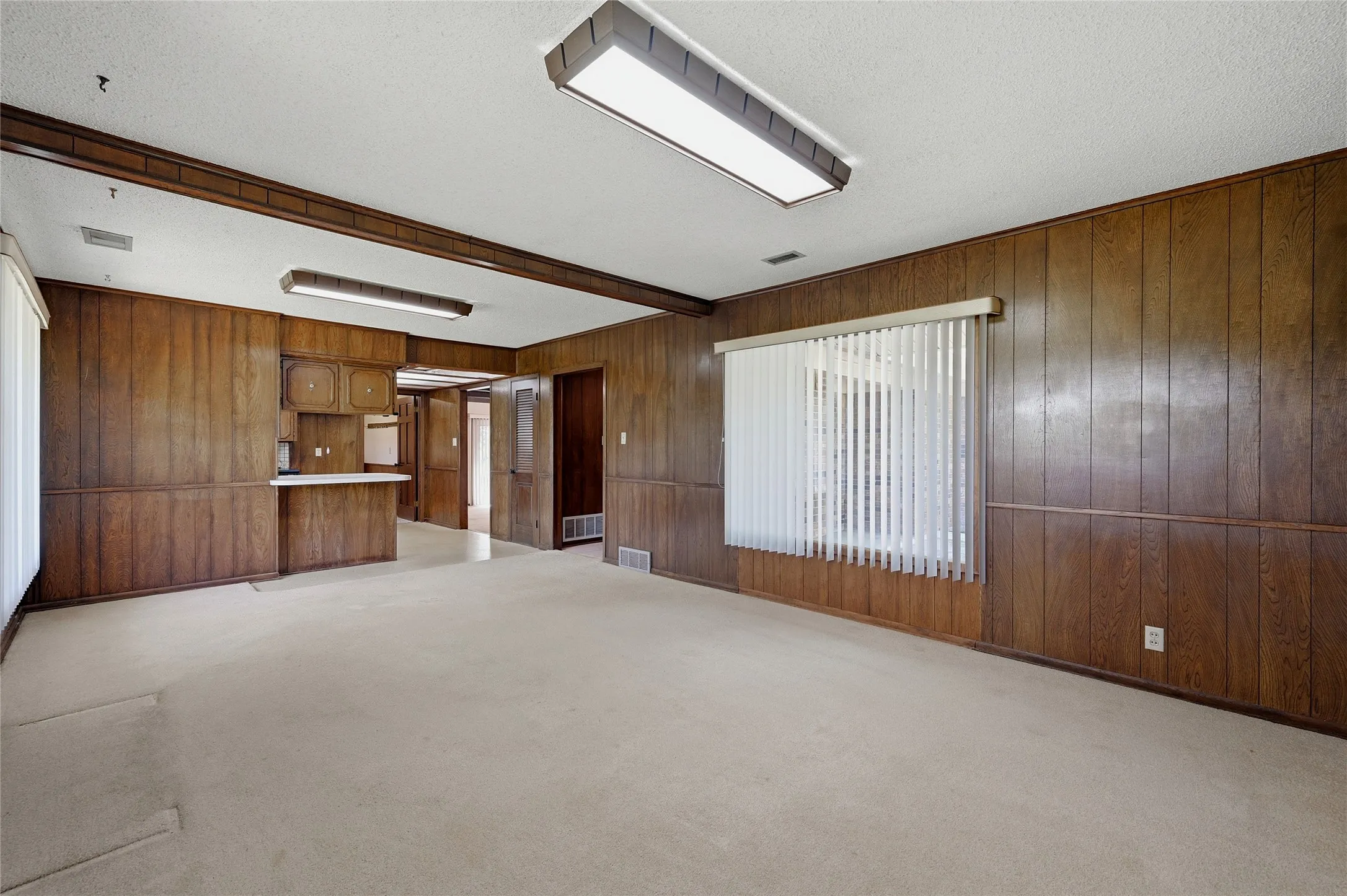 Single Family Residence For Sale in Grayson County , 11138 Fm 901, Sadler, Texas 76264, 3 Bedrooms, 3 Bathrooms, 2 Garage spaces, 2,211 Sqft, built in 1968, Price $399,999, mls#21337186, Real Estate Agent in Sadler, Homes For Sale in Grayson county, Homes For Sale in Sadler, Realtor in Sadler Texas, Real Estate Brokerage Independent Realty Texas, Luminita Cordes Realtor