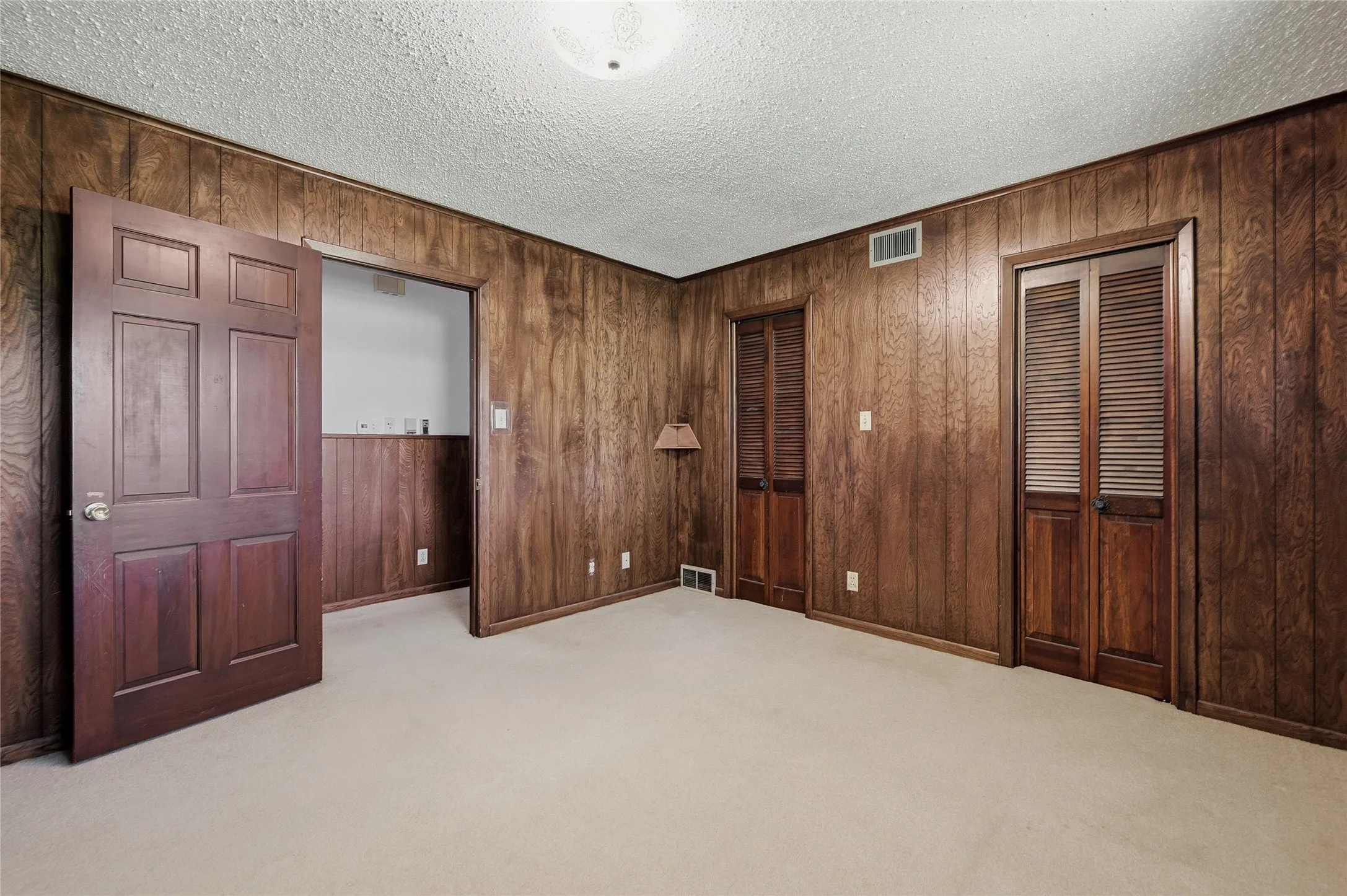 Single Family Residence For Sale in Grayson County , 11138 Fm 901, Sadler, Texas 76264, 3 Bedrooms, 3 Bathrooms, 2 Garage spaces, 2,211 Sqft, built in 1968, Price $399,999, mls#21337186, Real Estate Agent in Sadler, Homes For Sale in Grayson county, Homes For Sale in Sadler, Realtor in Sadler Texas, Real Estate Brokerage Independent Realty Texas, Luminita Cordes Realtor