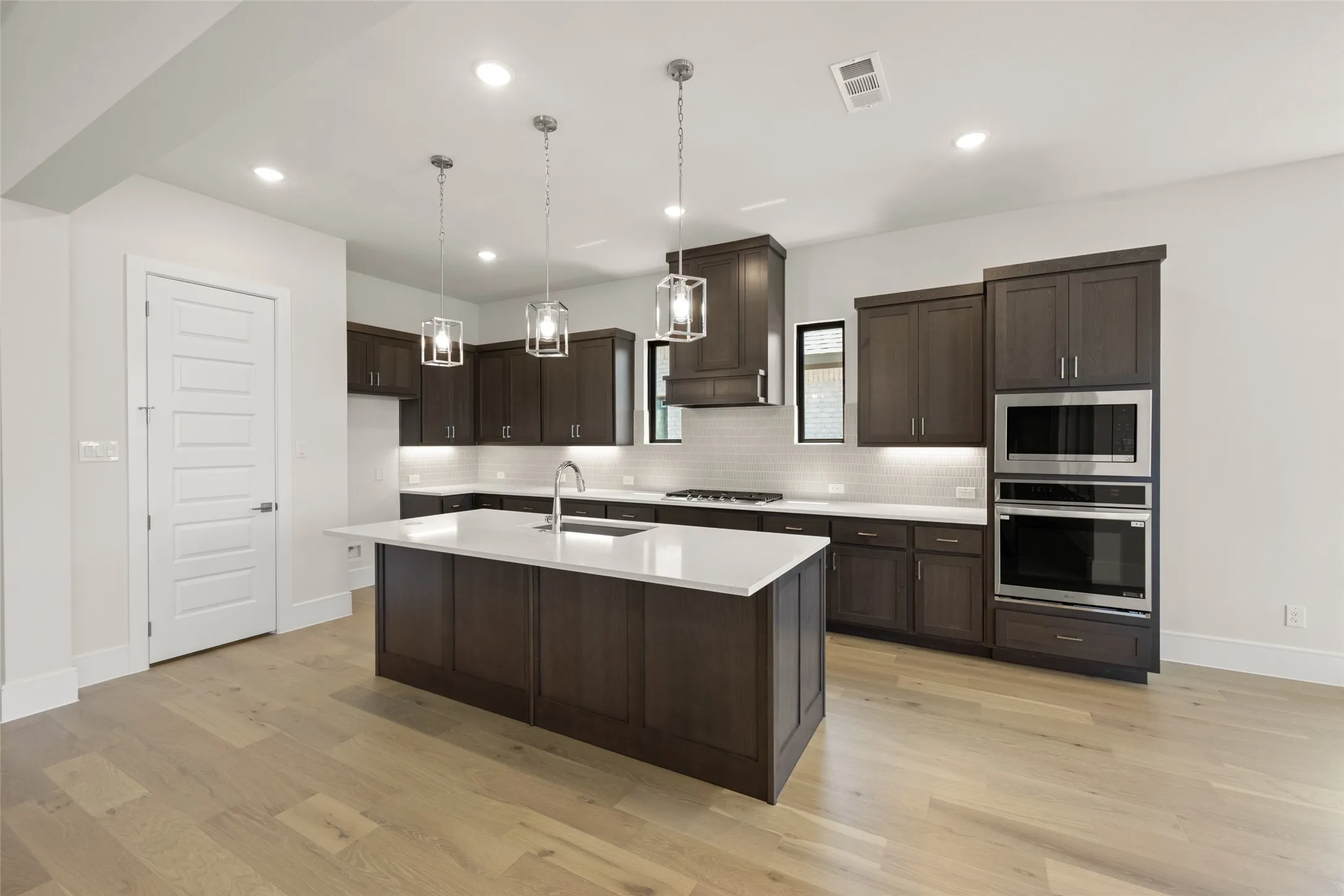 317 Fireblade- Kitchen-1.jpg