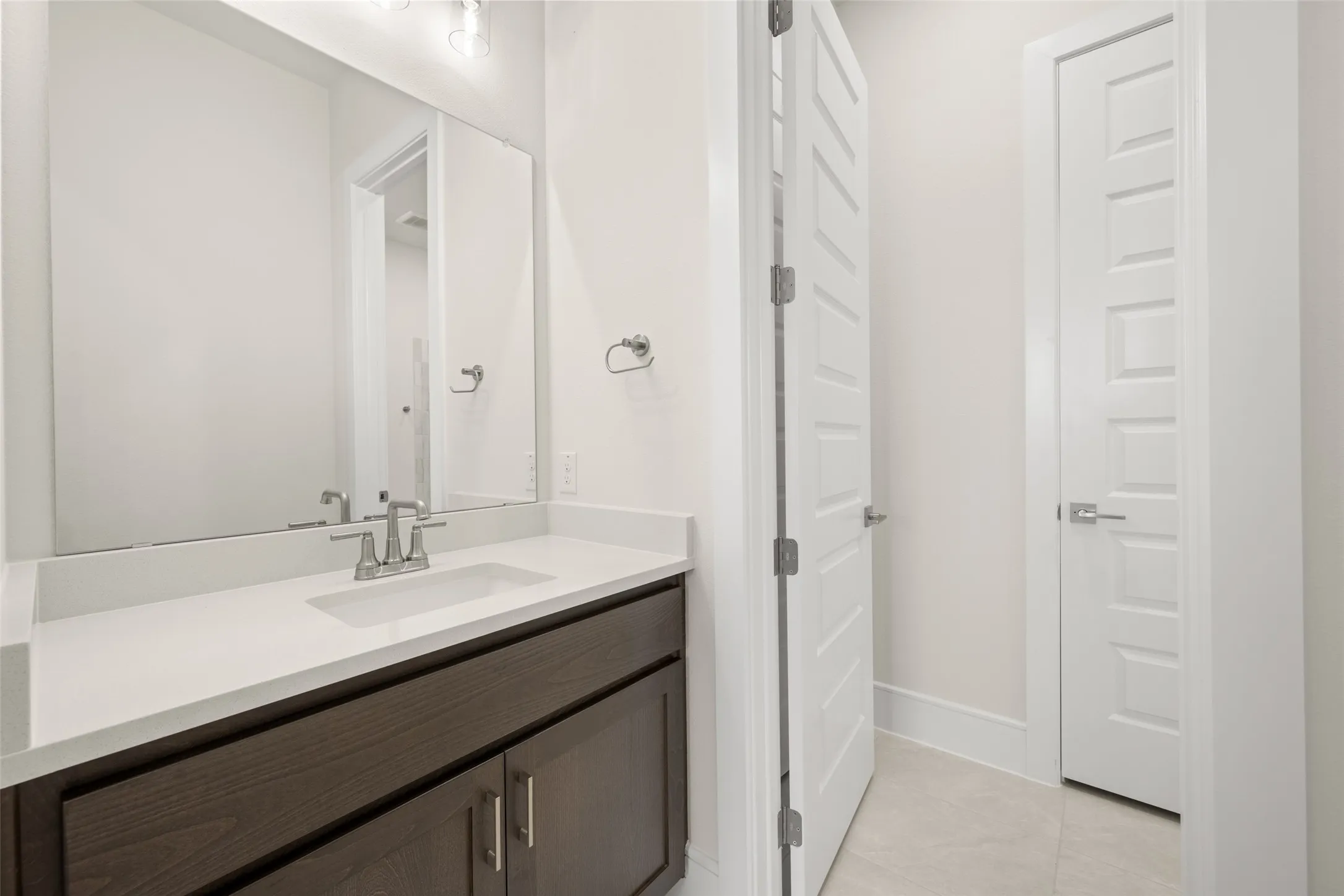 317 Fireblade- Bathroom-2.jpg