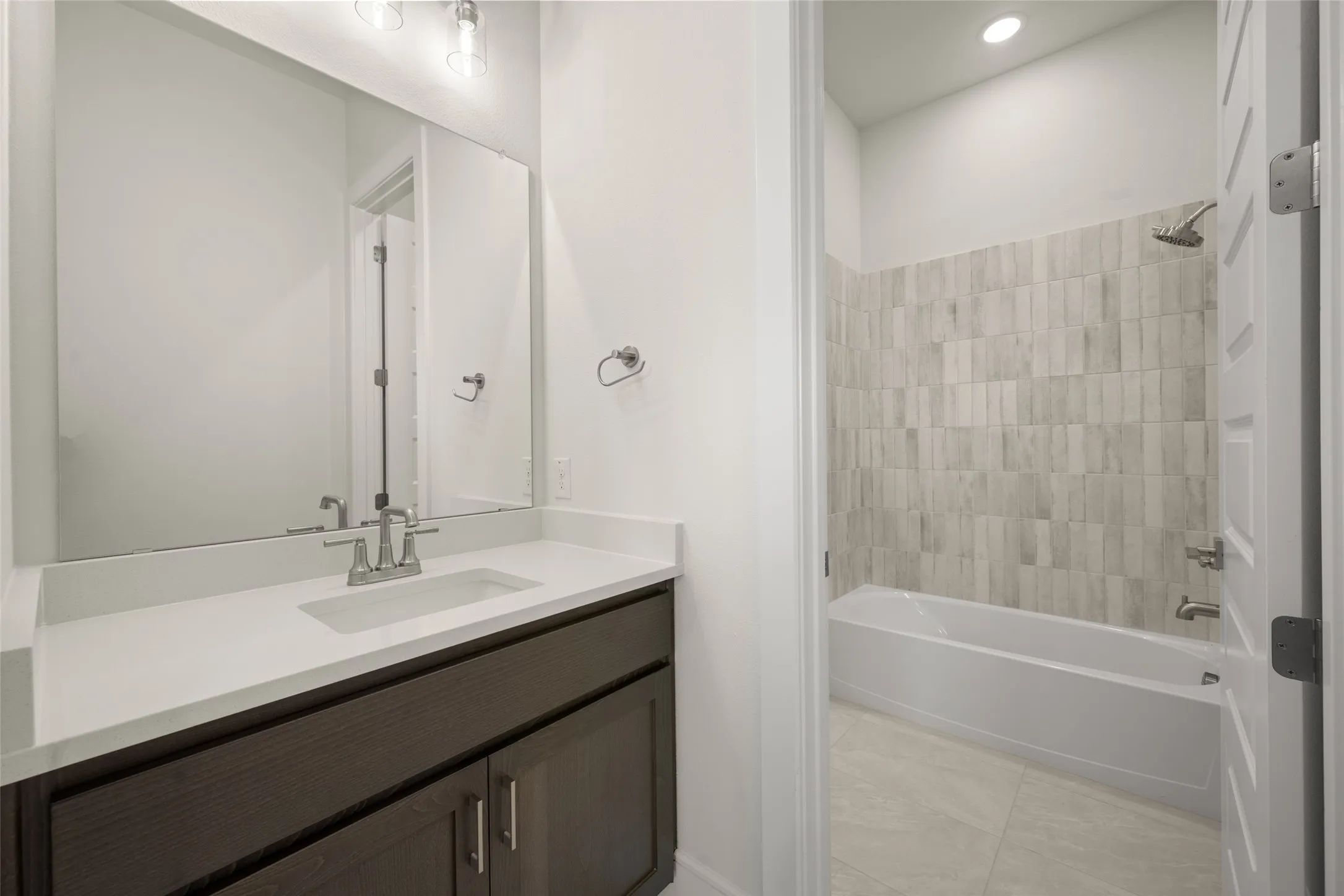 317 Fireblade- Bathroom-3.jpg