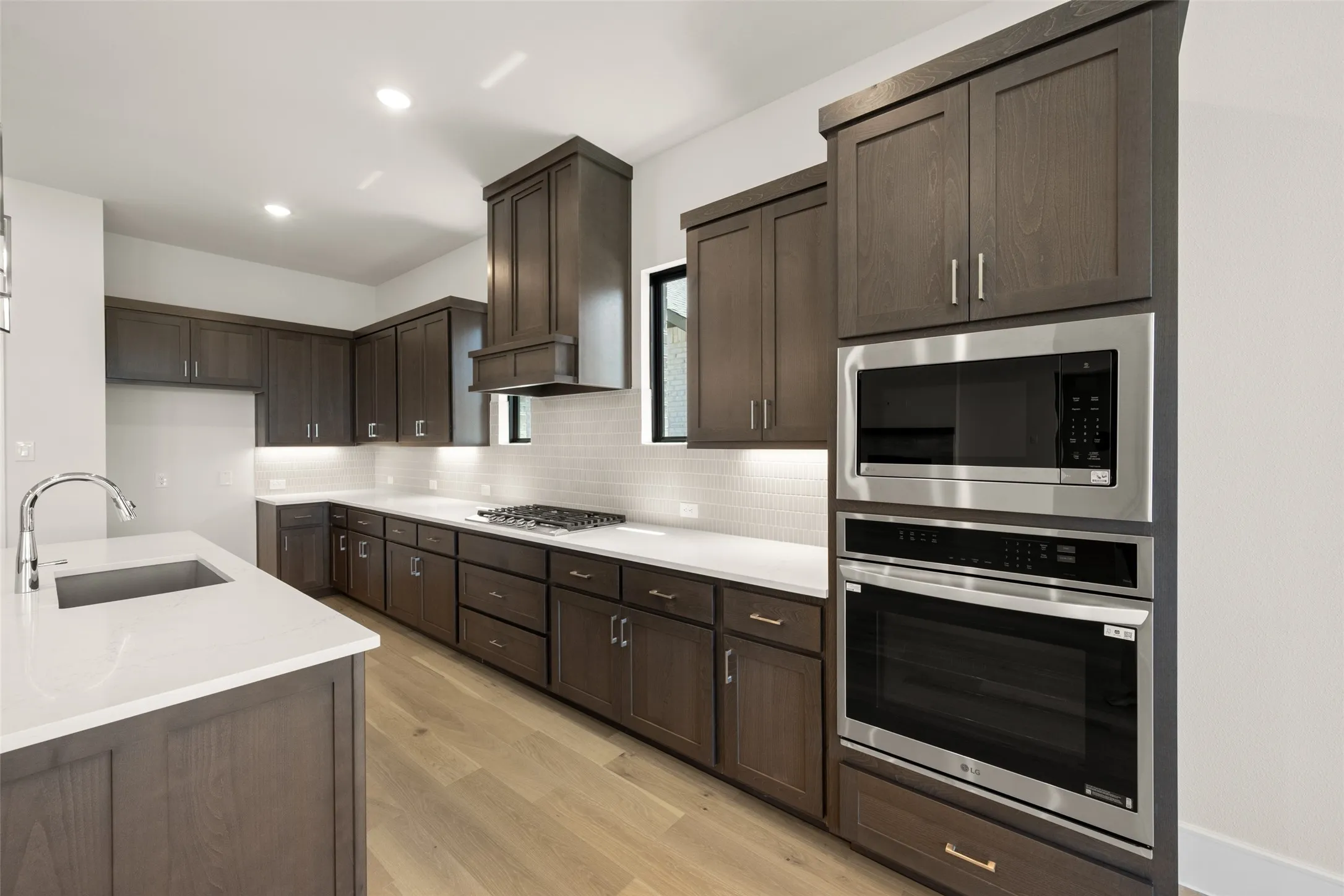 317 Fireblade- Kitchen-3.jpg