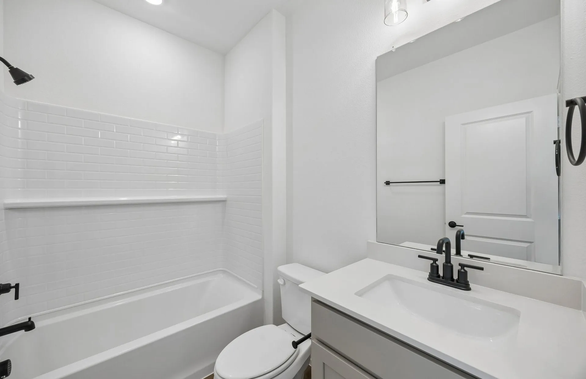 Secondary bath on first level