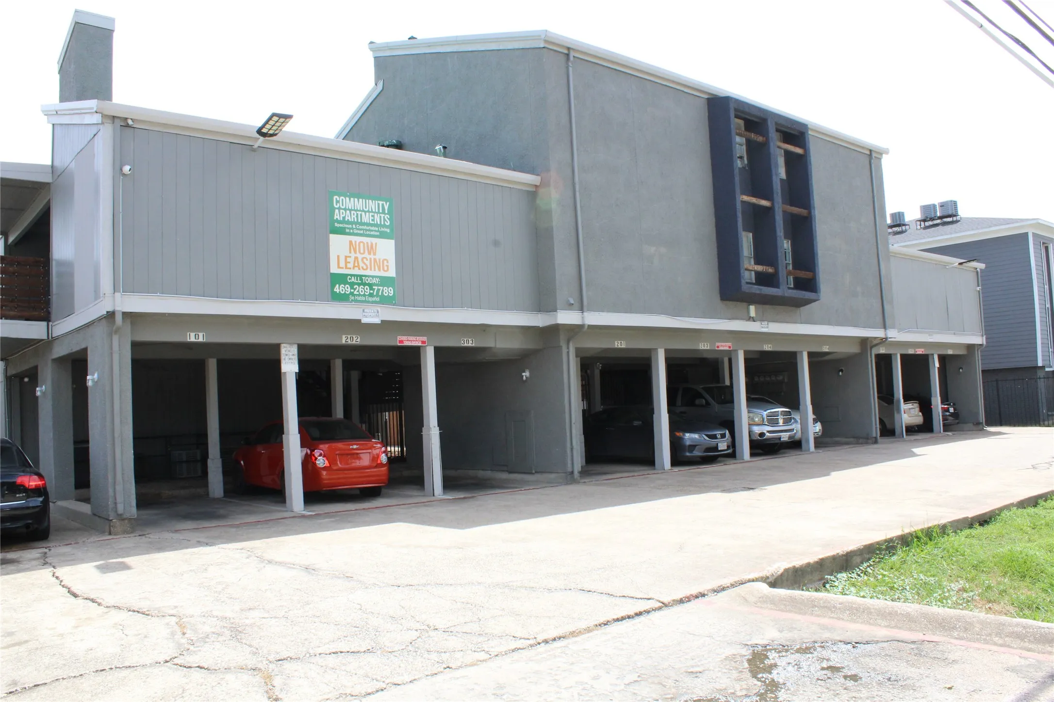 Condominium For Rent in Dallas County , 2710 Community Drive 209, Dallas, Texas 75220, 1 Bedroom, 1 Bathroom, 1 Garage spaces, 700 Sqft, built in 1969, Price $999, mls#21334683, Real Estate Agent in Dallas, Homes For Rent in Dallas county, Homes For Rent in Dallas, Realtor in Dallas Texas, Real Estate Brokerage Independent Realty Texas, Luminita Cordes Realtor