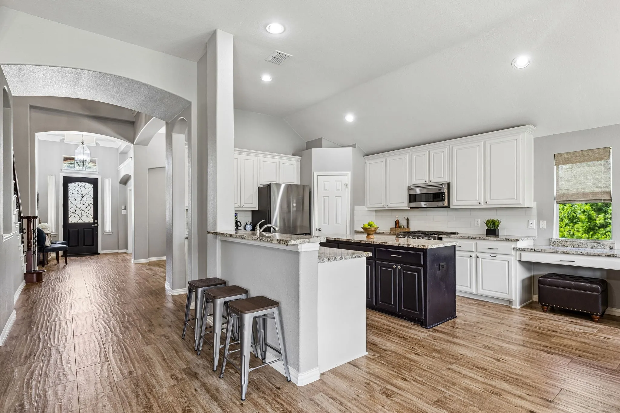 Single Family Residence For Sale in Denton County , 1916 Annabel Avenue, Flower Mound, Texas 75028, 4 Bedroom, 3 Bathroom, 3 Garage spaces, 3,229 Sqft, built in 2004, mls#21335658, Real Estate Agent in Flower Mound, Homes For Sale in Denton county, Homes For Sale in Flower Mound, Realtor in Flower Mound Texas, Real Estate Brokerage Independent Realty Texas, Luminita Cordes Realtor