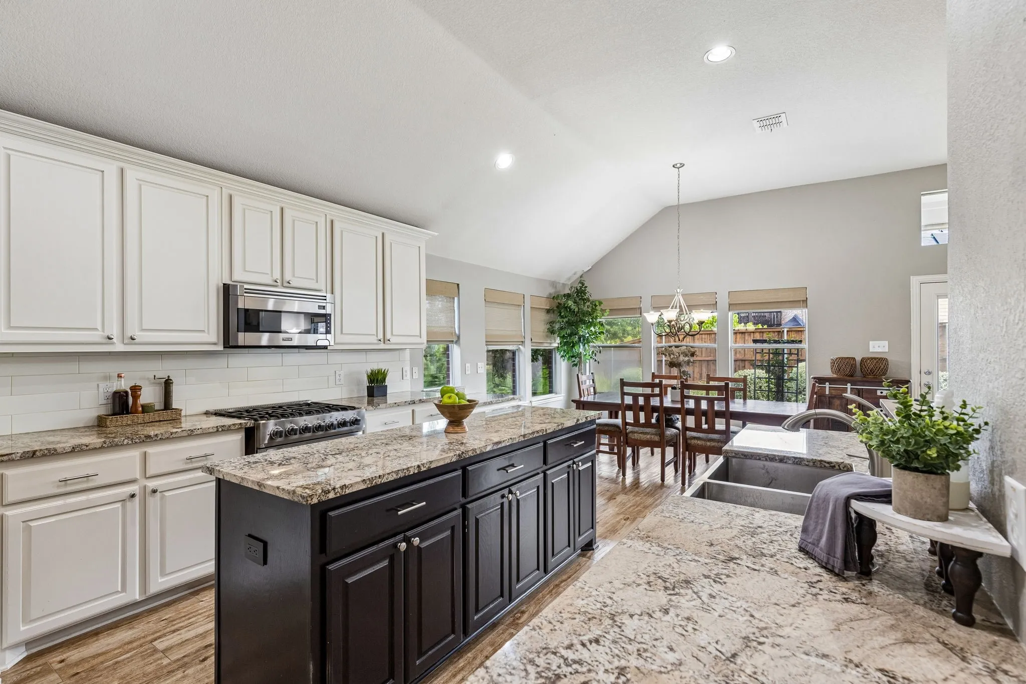 Single Family Residence For Sale in Denton County , 1916 Annabel Avenue, Flower Mound, Texas 75028, 4 Bedroom, 3 Bathroom, 3 Garage spaces, 3,229 Sqft, built in 2004, mls#21335658, Real Estate Agent in Flower Mound, Homes For Sale in Denton county, Homes For Sale in Flower Mound, Realtor in Flower Mound Texas, Real Estate Brokerage Independent Realty Texas, Luminita Cordes Realtor