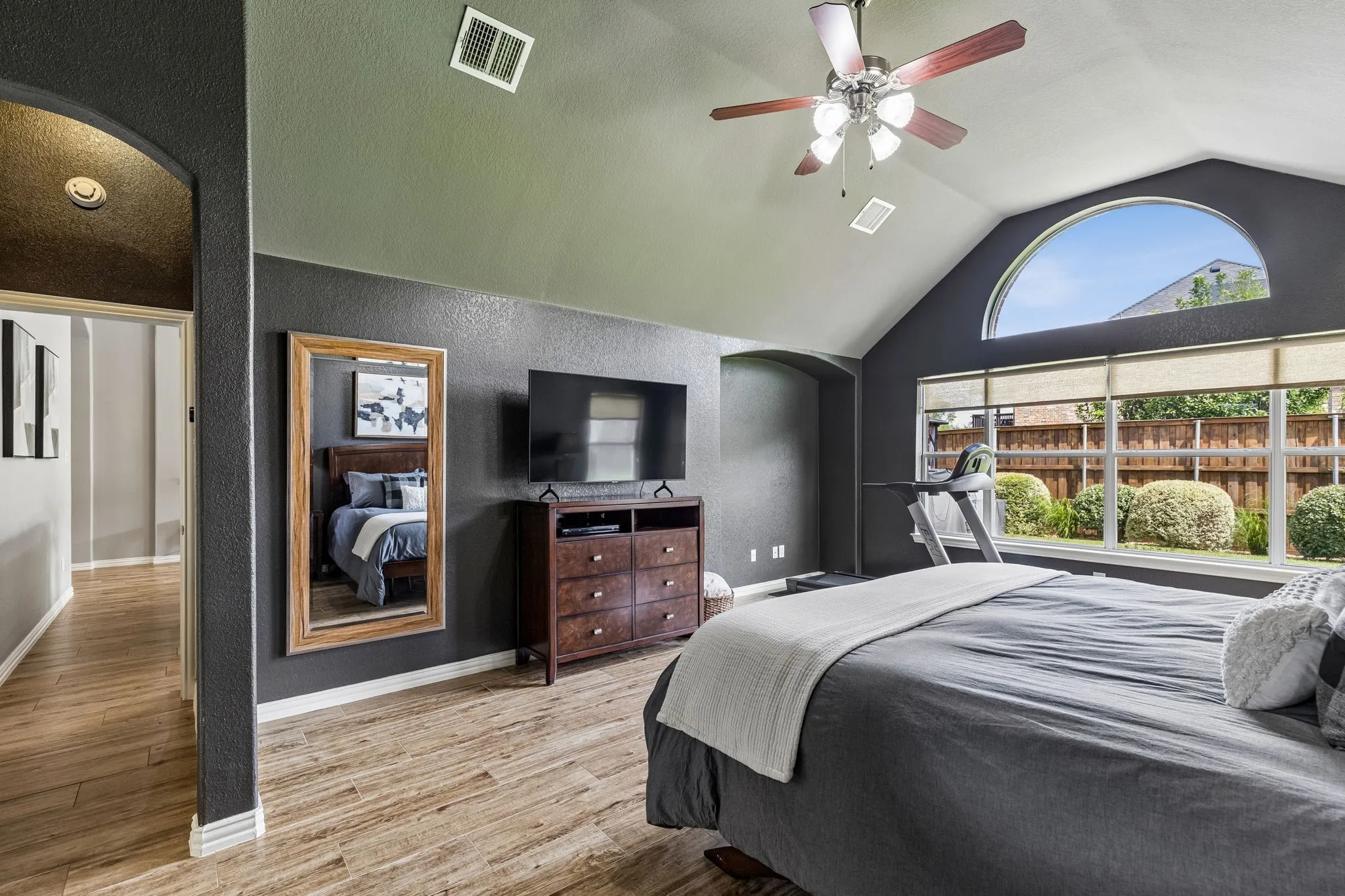 Single Family Residence For Sale in Denton County , 1916 Annabel Avenue, Flower Mound, Texas 75028, 4 Bedroom, 3 Bathroom, 3 Garage spaces, 3,229 Sqft, built in 2004, mls#21335658, Real Estate Agent in Flower Mound, Homes For Sale in Denton county, Homes For Sale in Flower Mound, Realtor in Flower Mound Texas, Real Estate Brokerage Independent Realty Texas, Luminita Cordes Realtor