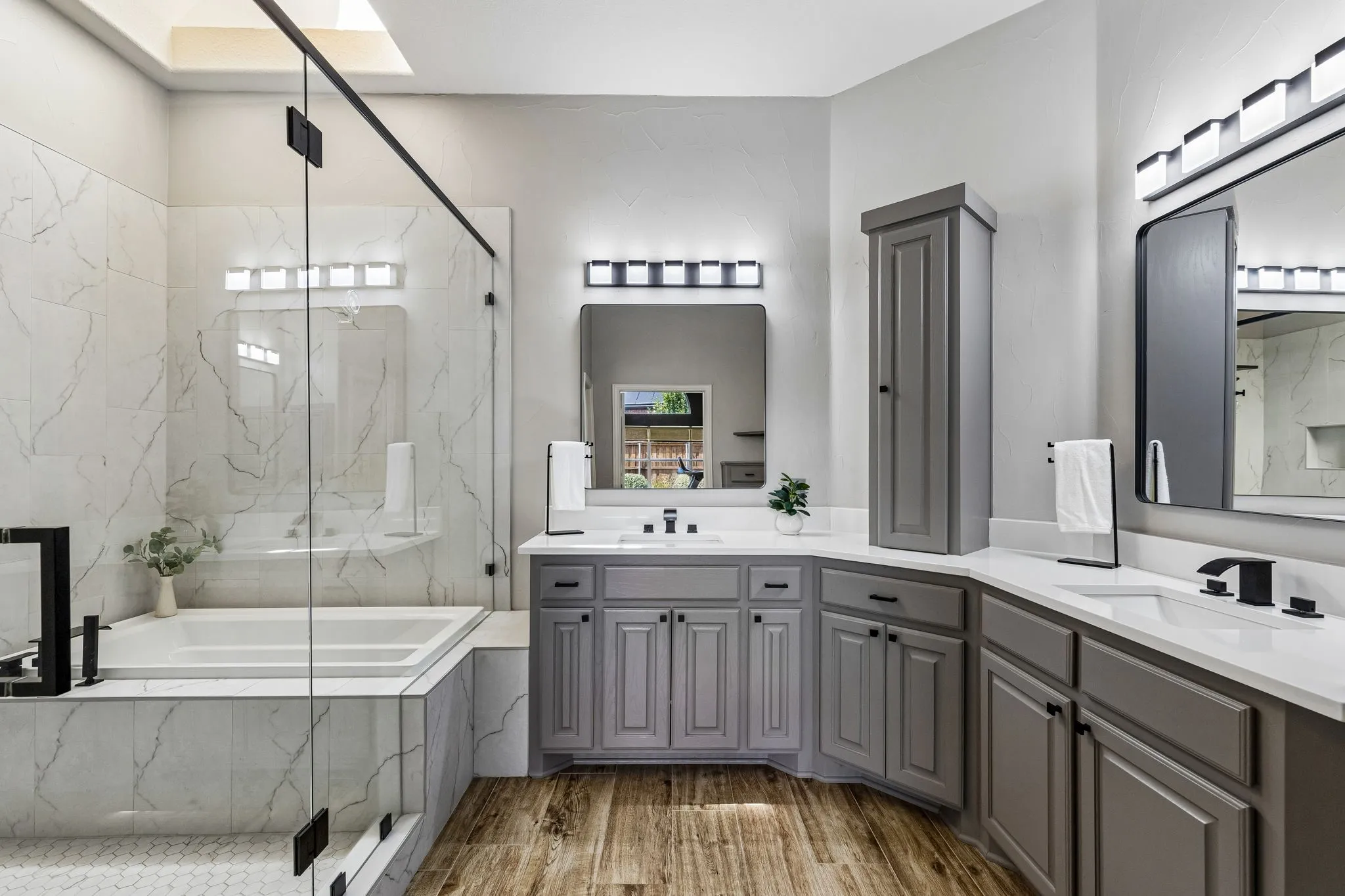 Single Family Residence For Sale in Denton County , 1916 Annabel Avenue, Flower Mound, Texas 75028, 4 Bedroom, 3 Bathroom, 3 Garage spaces, 3,229 Sqft, built in 2004, mls#21335658, Real Estate Agent in Flower Mound, Homes For Sale in Denton county, Homes For Sale in Flower Mound, Realtor in Flower Mound Texas, Real Estate Brokerage Independent Realty Texas, Luminita Cordes Realtor