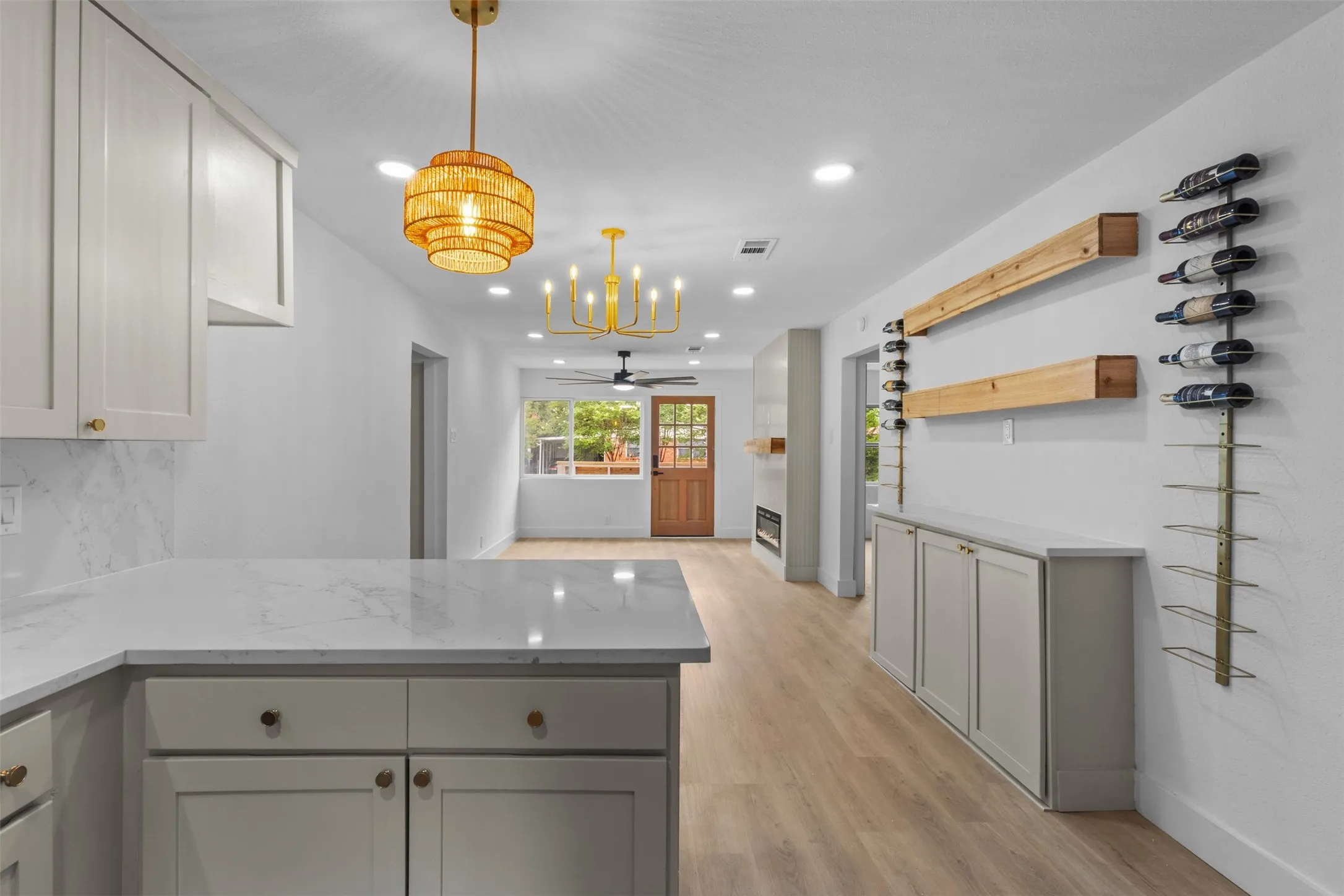 Single Family Residence For Sale in Dallas County , 2938 Hillglenn Road, Dallas, Texas 75228, 4 Bedroom, 3 Bathroom, 1 Garage spaces, 1,388 Sqft, built in 1954, mls#21337391, Real Estate Agent in Dallas, Homes For Sale in Dallas county, Homes For Sale in Dallas, Realtor in Dallas Texas, Real Estate Brokerage Independent Realty Texas, Luminita Cordes Realtor