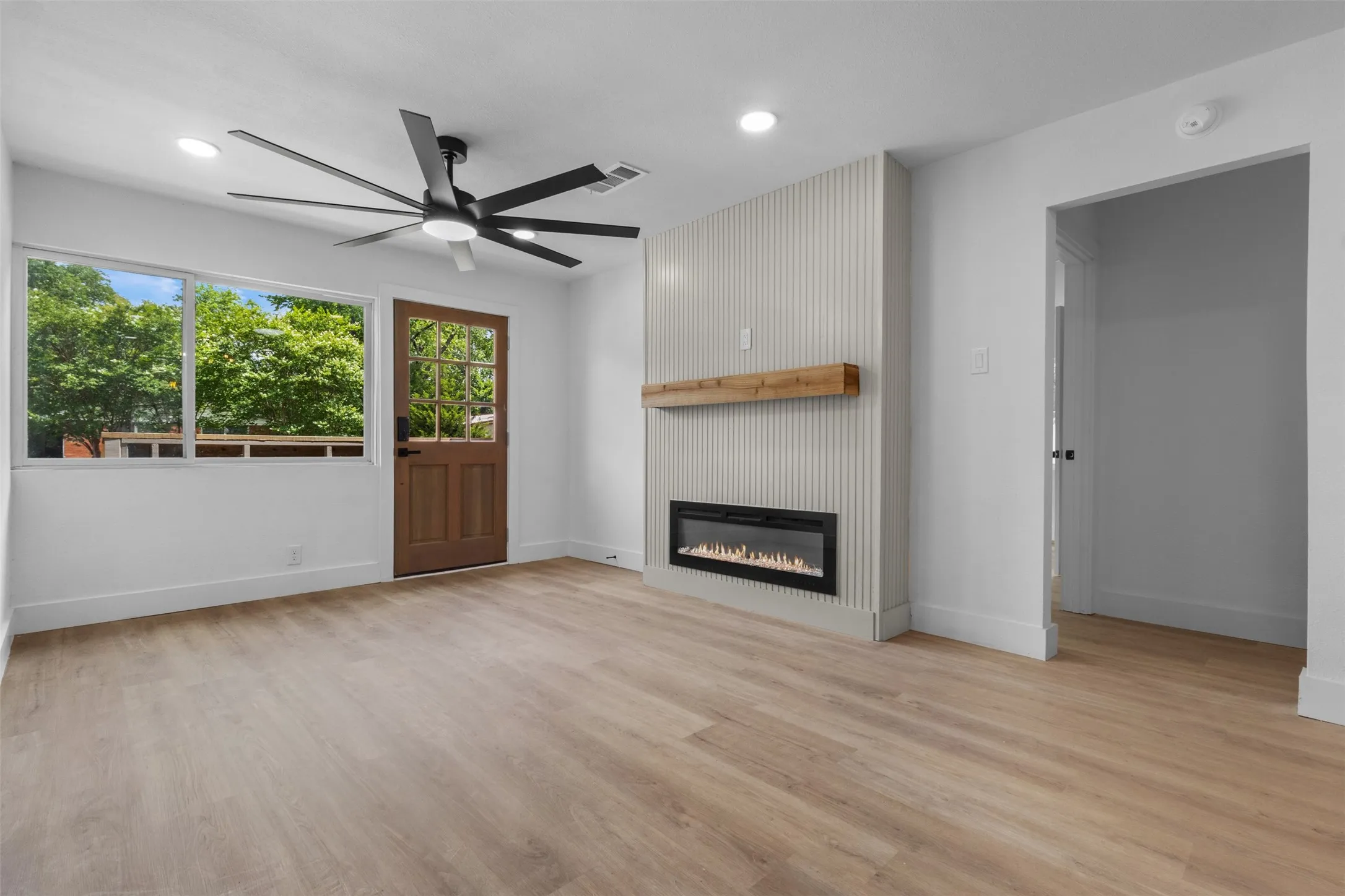 Single Family Residence For Sale in Dallas County , 2938 Hillglenn Road, Dallas, Texas 75228, 4 Bedroom, 3 Bathroom, 1 Garage spaces, 1,388 Sqft, built in 1954, mls#21337391, Real Estate Agent in Dallas, Homes For Sale in Dallas county, Homes For Sale in Dallas, Realtor in Dallas Texas, Real Estate Brokerage Independent Realty Texas, Luminita Cordes Realtor