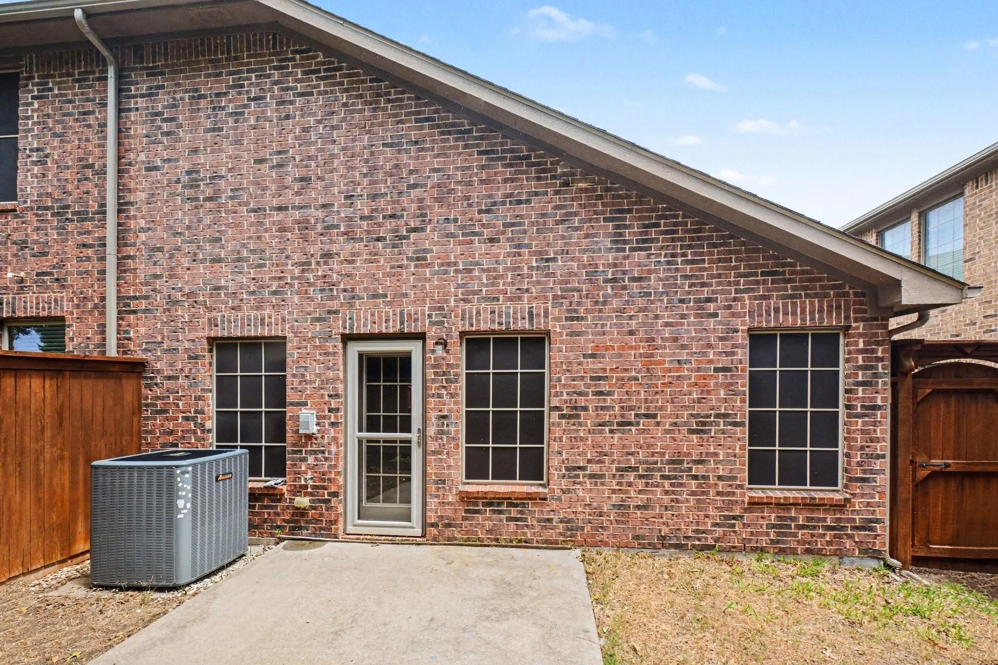 Townhouse For Rent in Collin County , 1152 Sophia Street, Allen, Texas 75013, 3 Bedroom, 3 Bathroom, 2 Garage spaces, 1,930 Sqft, built in 2007, mls#21337455, Real Estate Agent in Allen, Homes For Rent in Collin county, Homes For Rent in Allen, Realtor in Allen Texas, Real Estate Brokerage Independent Realty Texas, Luminita Cordes Realtor