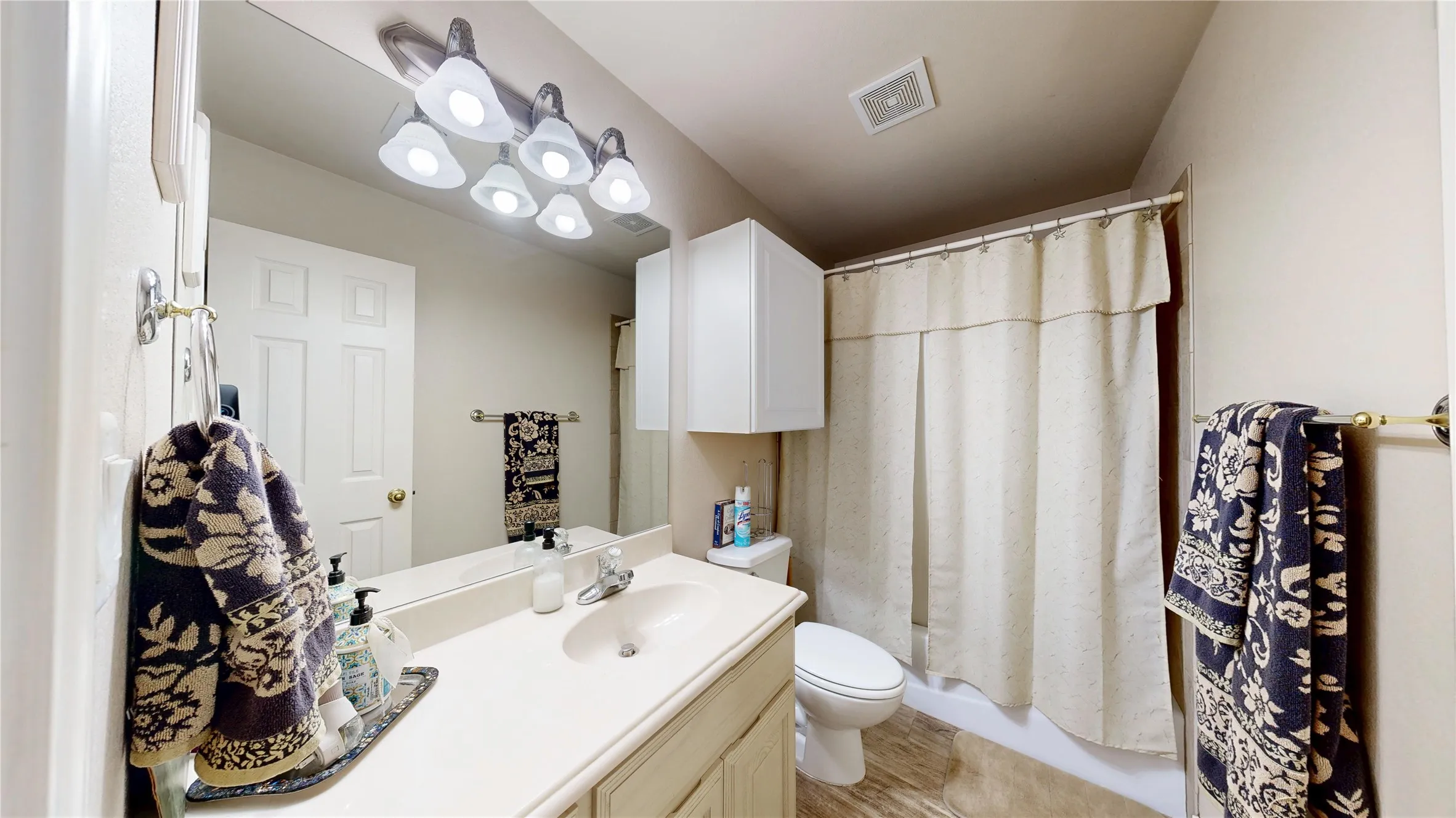 Single Family Residence For Sale in Midland County , 3106 San Jose Dr Drive, Odessa, Texas 79765, 4 Bedroom, 3 Bathroom, 3 Garage spaces, 2,835 Sqft, built in 2003, mls#21337540, Real Estate Agent in Odessa, Homes For Sale in Midland county, Homes For Sale in Odessa, Realtor in Odessa Texas, Real Estate Brokerage Independent Realty Texas, Luminita Cordes Realtor